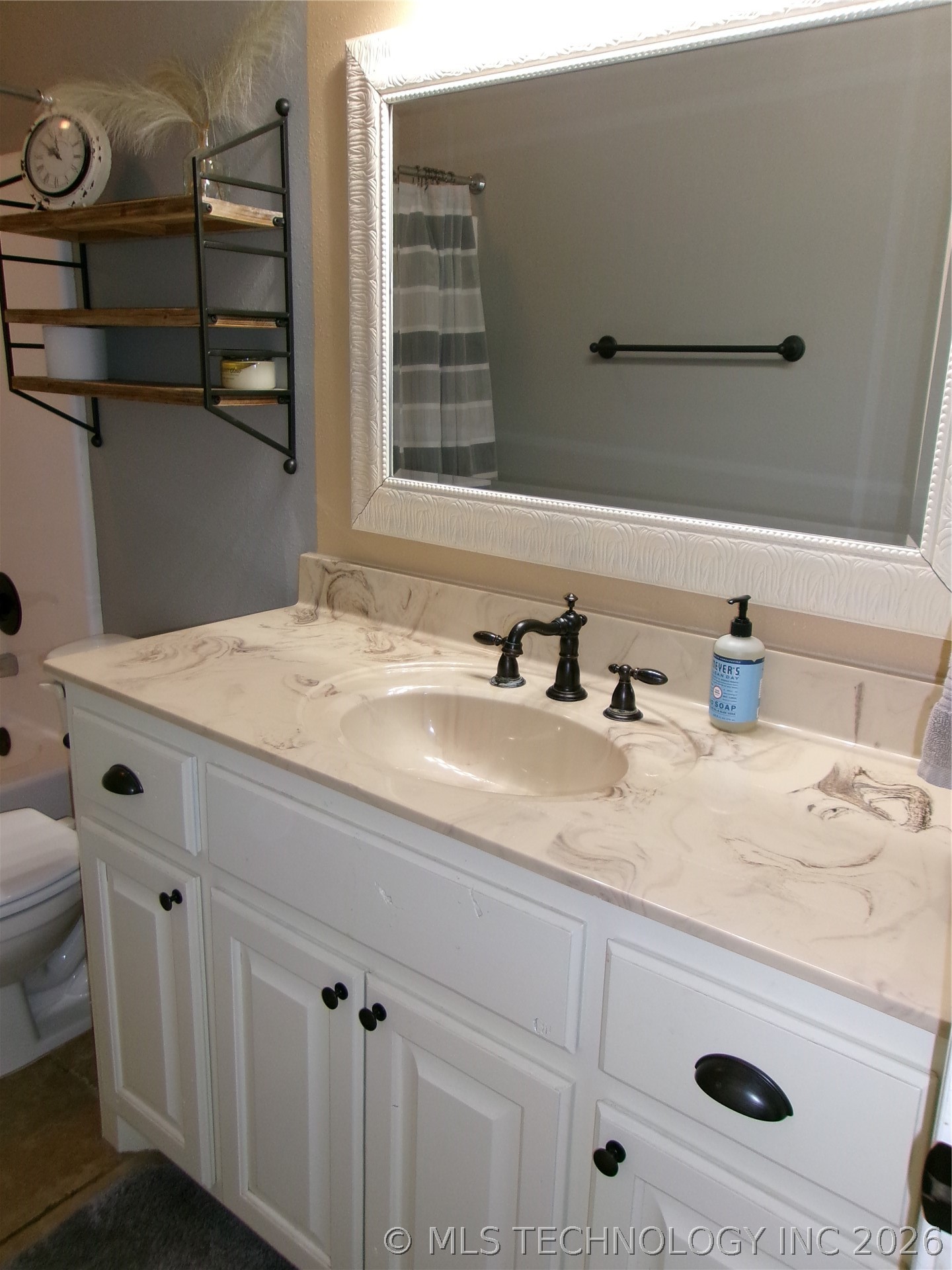 2071 E 53rd Property Photo 25