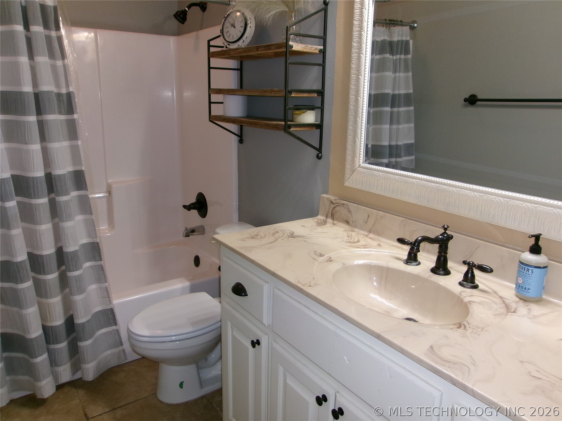 2071 E 53rd Property Photo 26