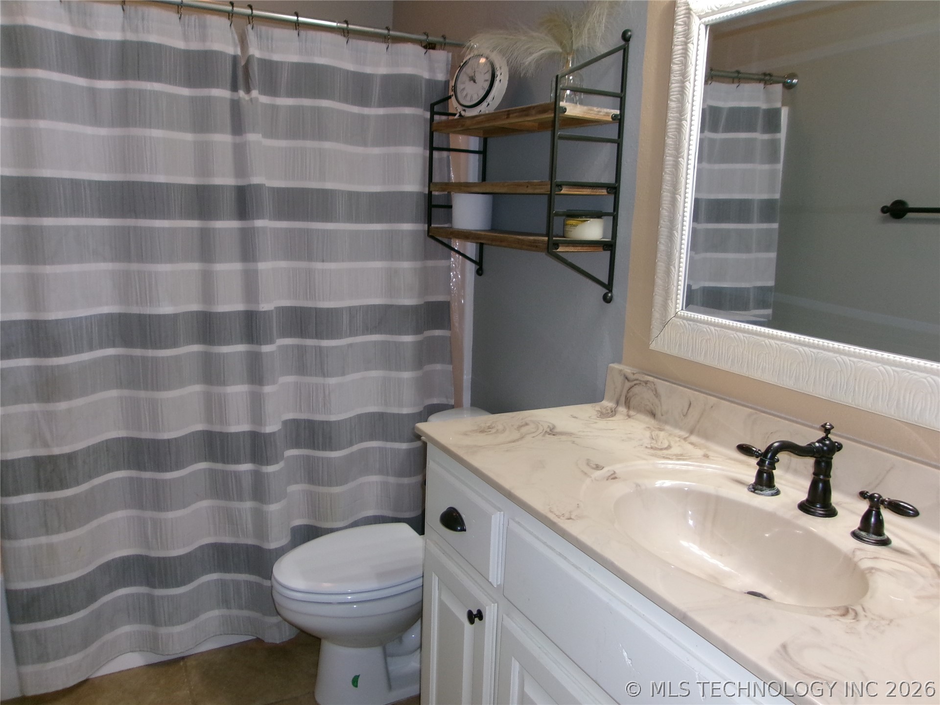 2071 E 53rd Property Photo 27