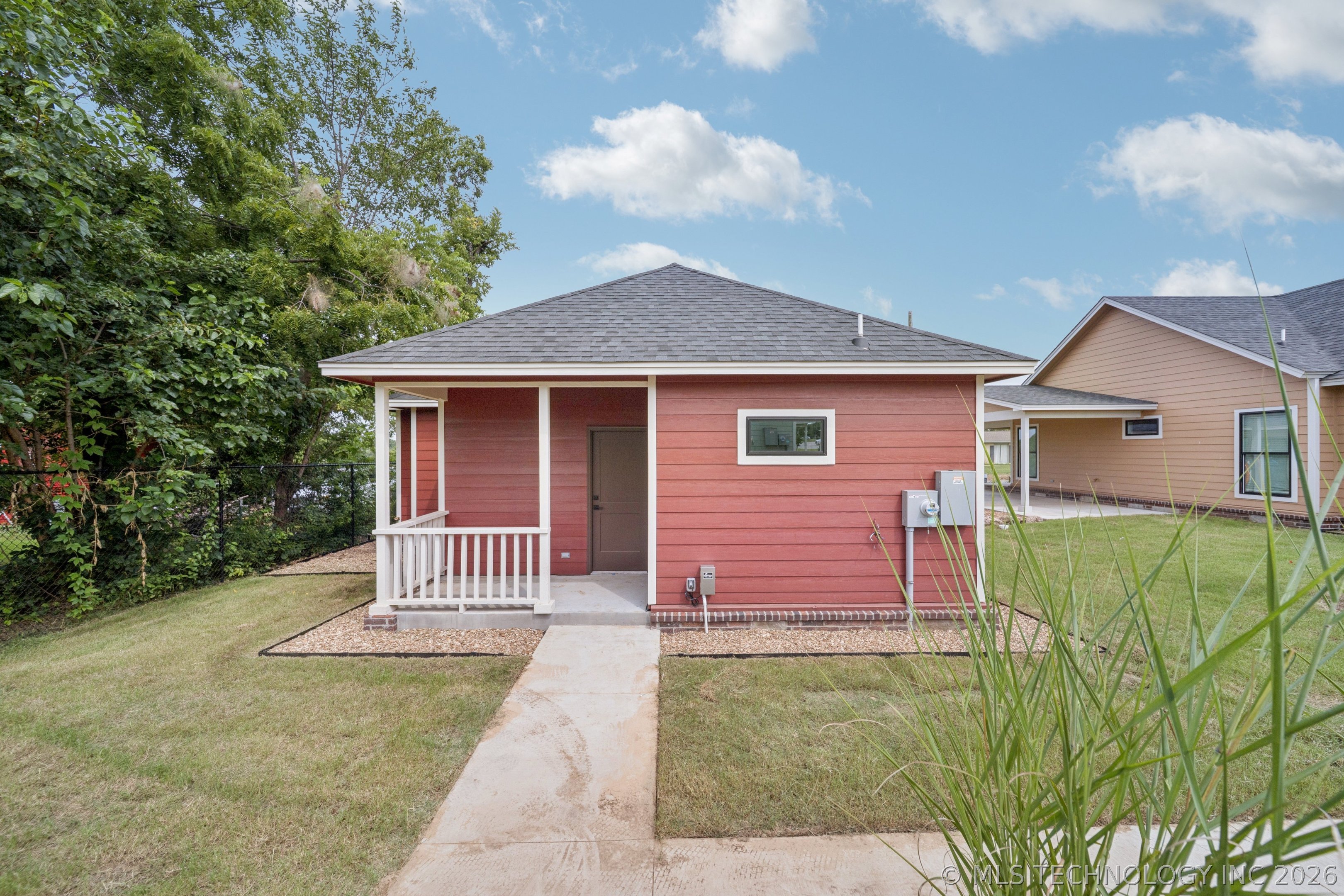 210 S Bluff Street B Property Photo 22