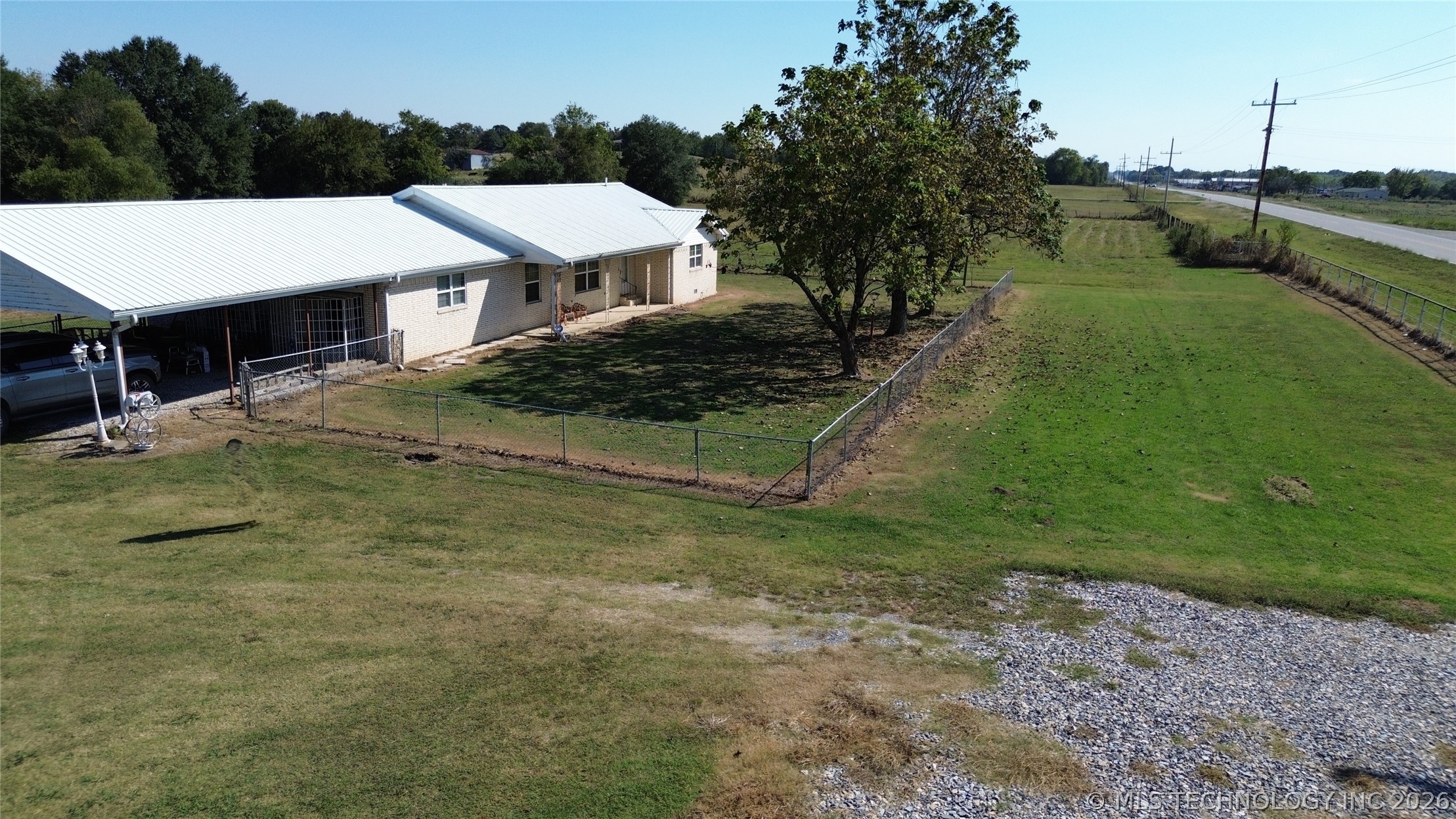 17248 Lake Highway Property Photo 2