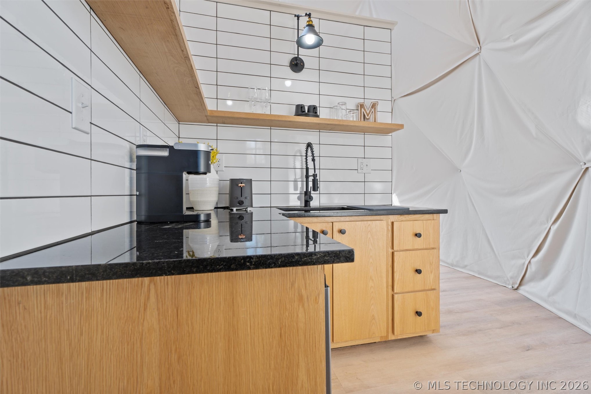 128 2137 Road Property Photo 2