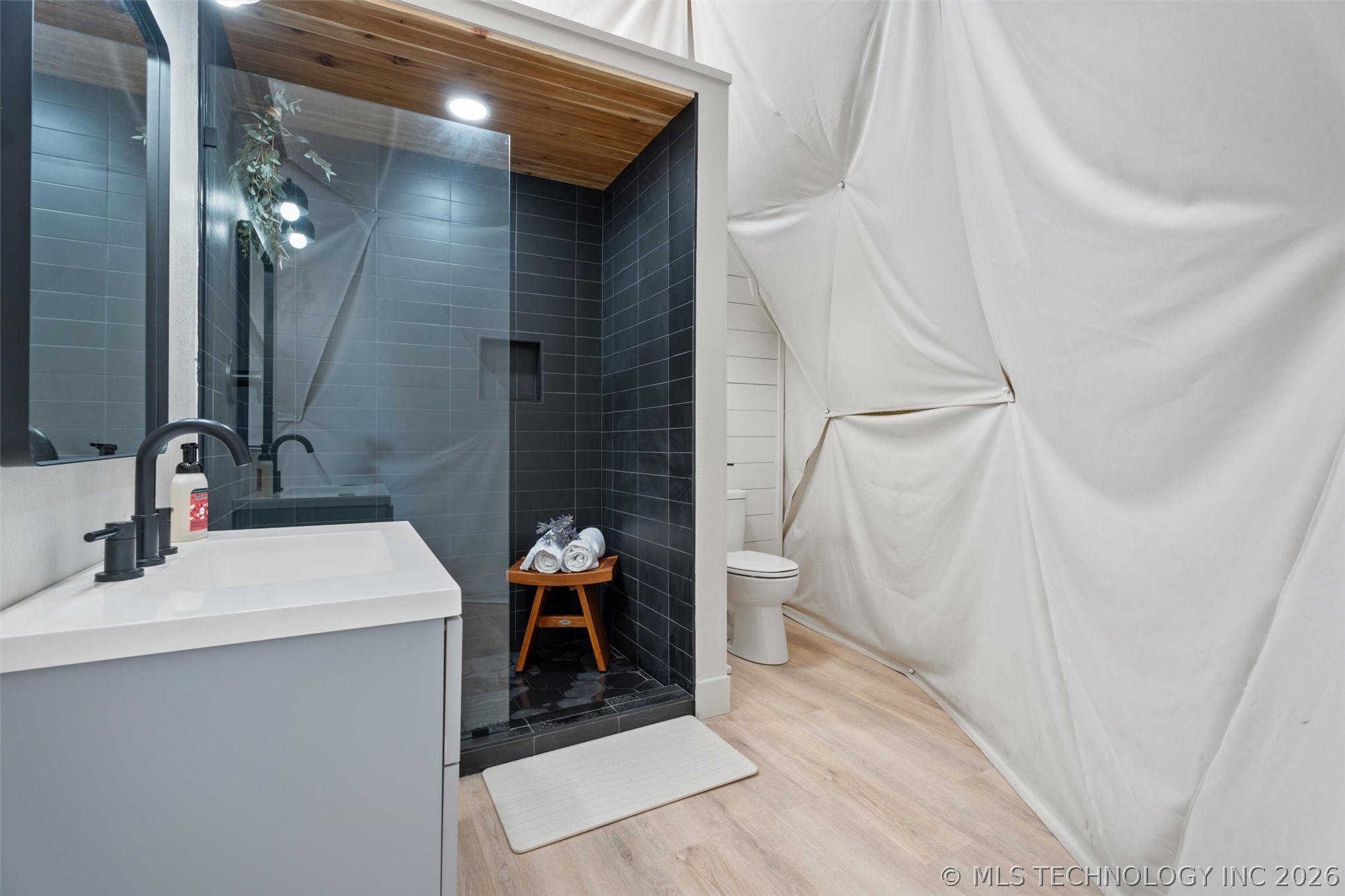 128 2137 Road Property Photo 5