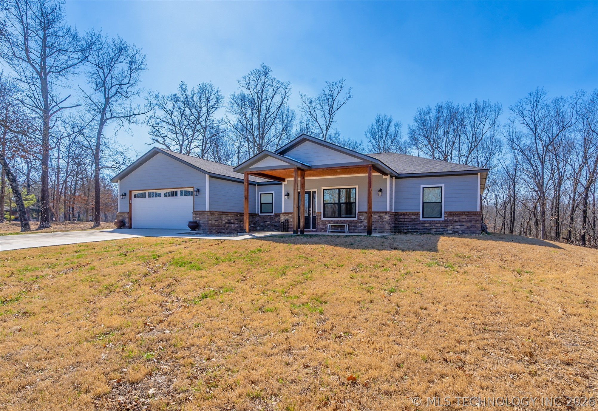 165 Crossroads Drive Property Photo 2