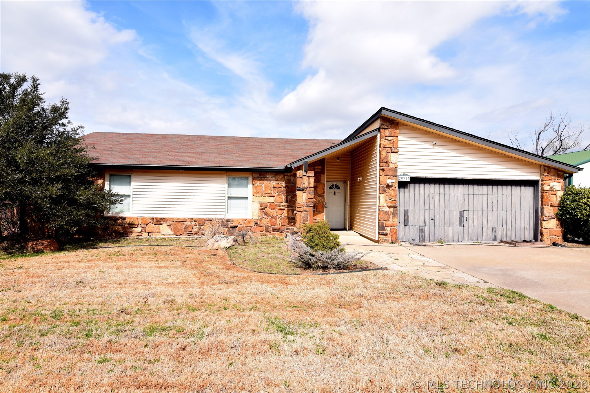 20915 E 36 Street Property Photo 1