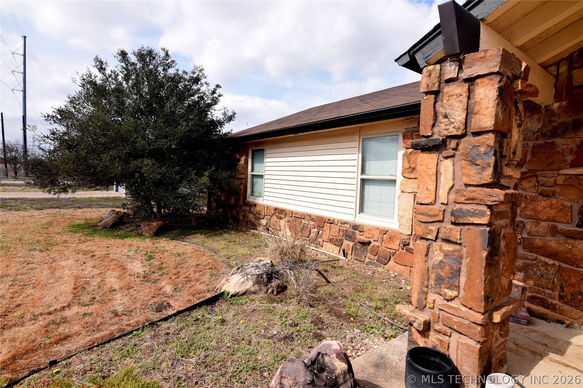 20915 E 36 Street Property Photo 4