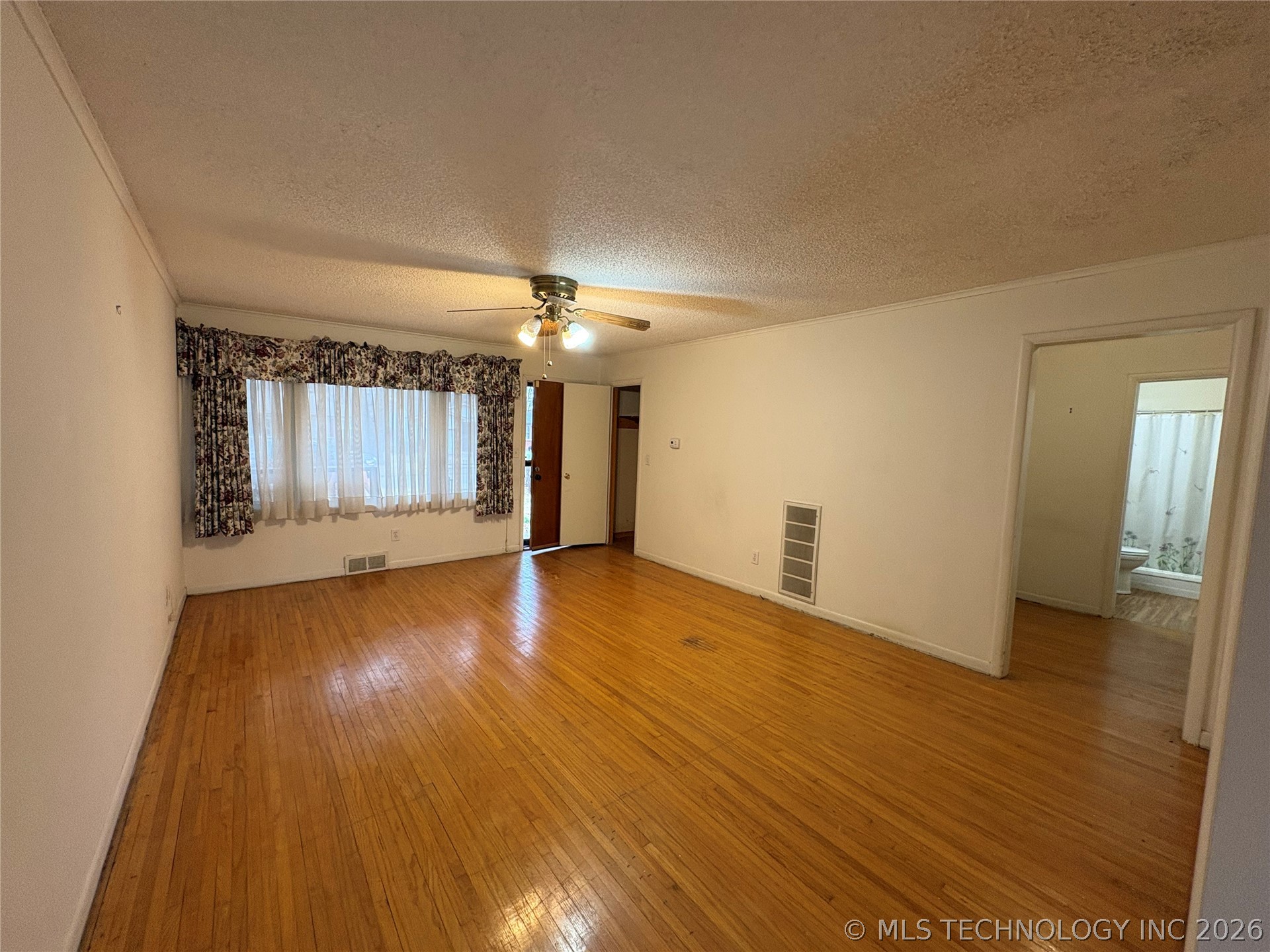 7140 E 6th Street Property Photo 2