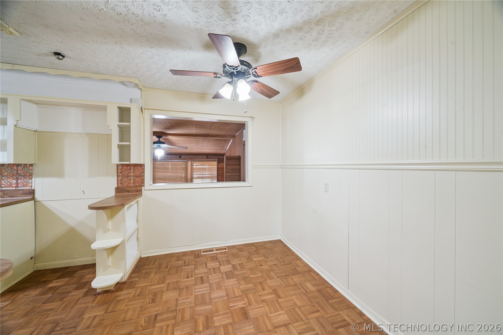 110 E 13th Place Property Photo 4