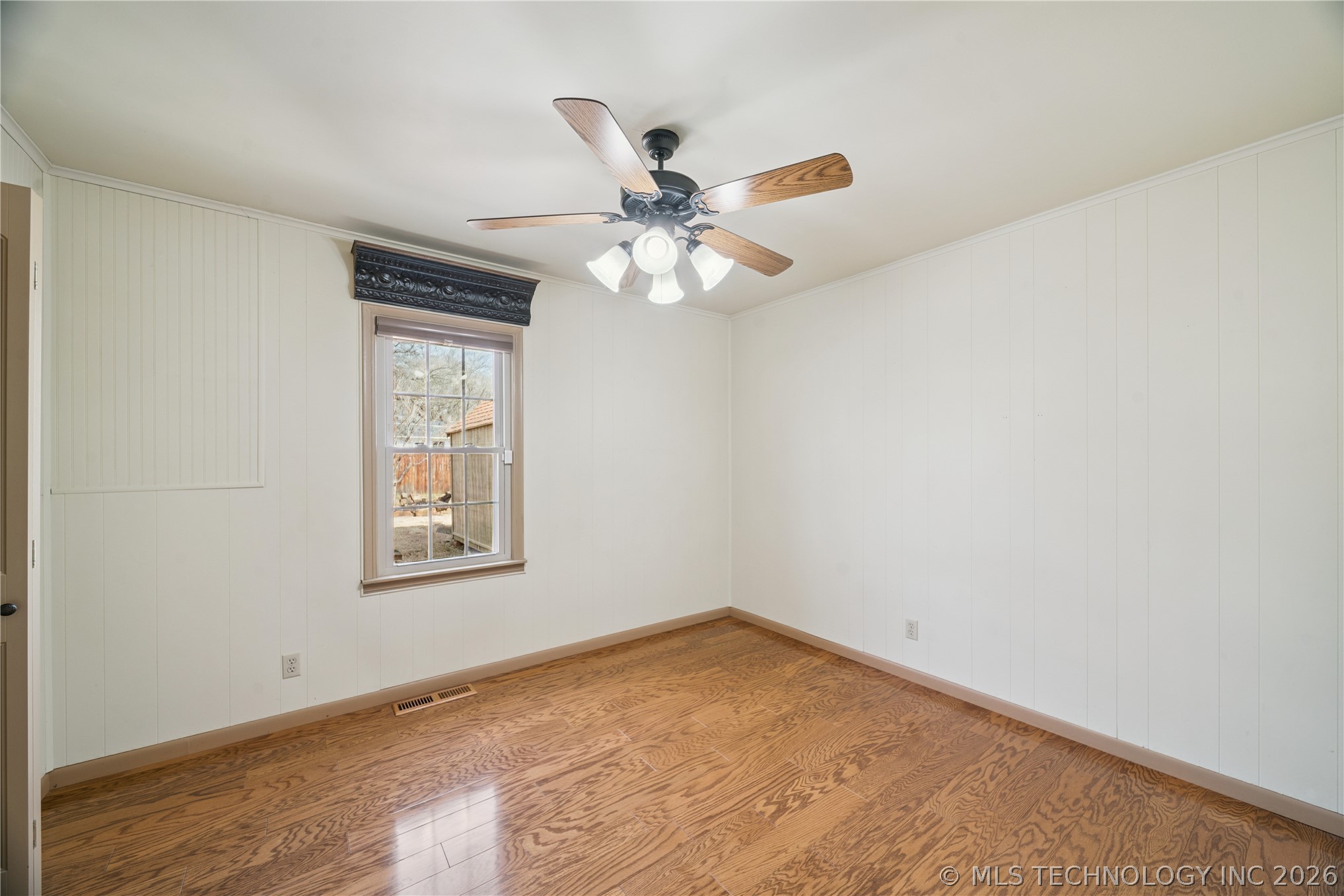 110 E 13th Place Property Photo 7