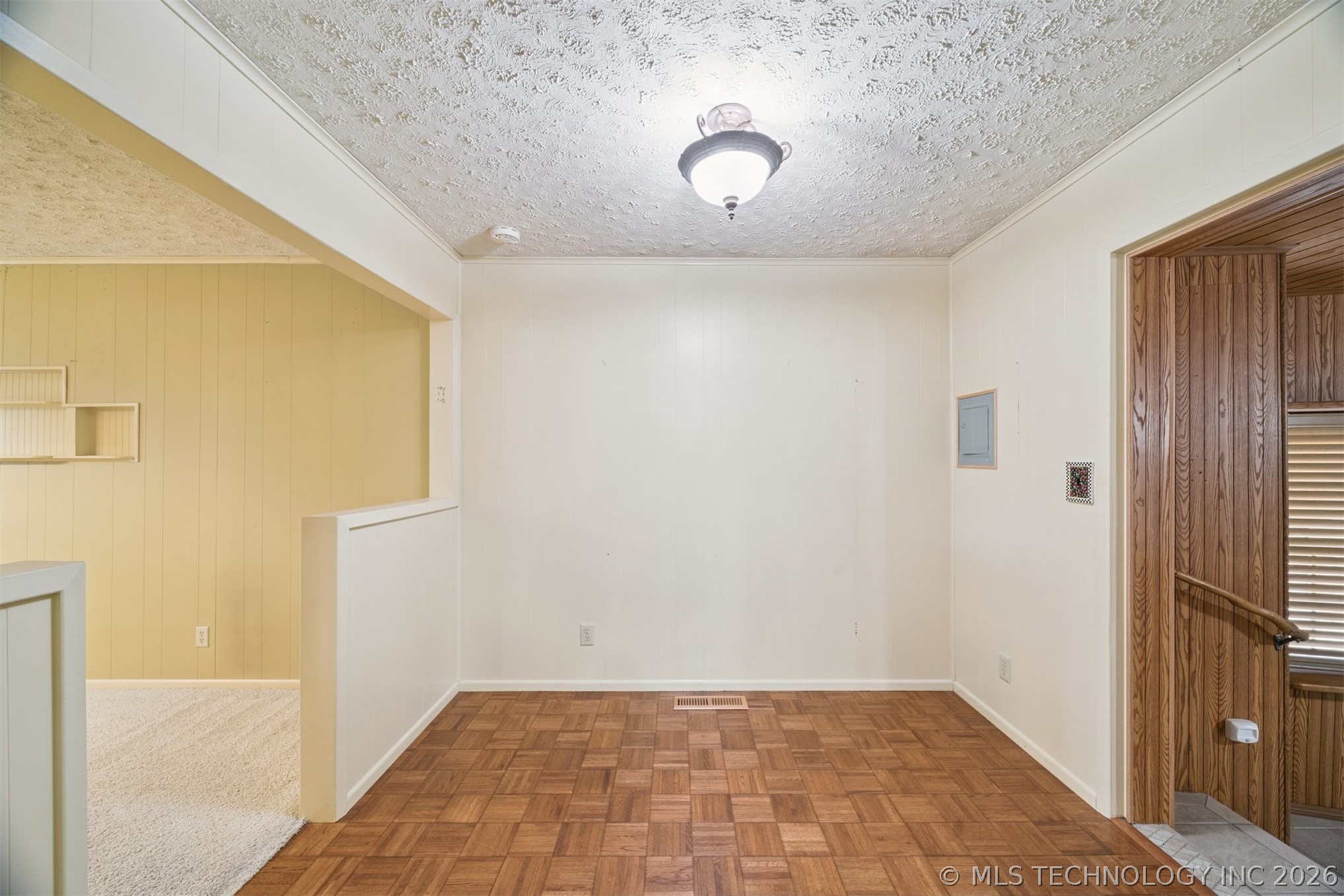 110 E 13th Place Property Photo 11
