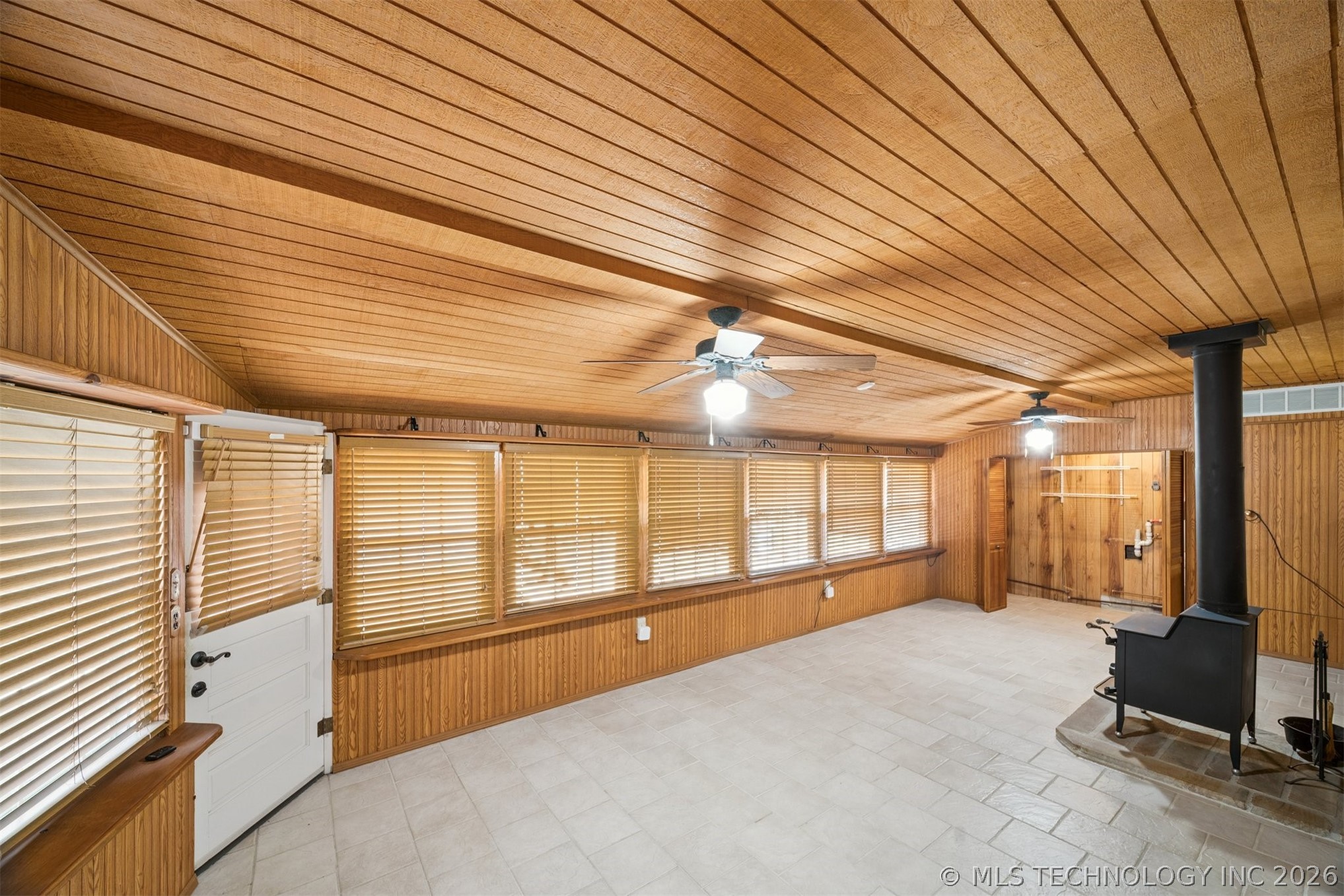 110 E 13th Place Property Photo 18