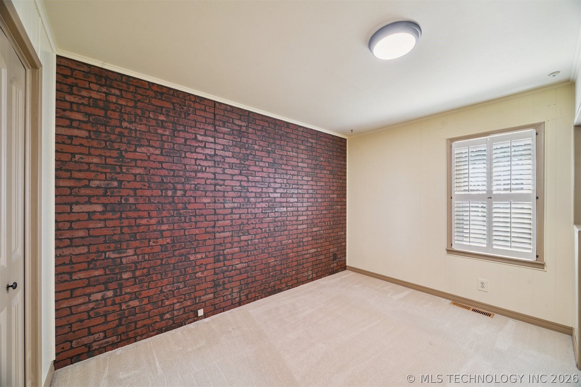 110 E 13th Place Property Photo 19