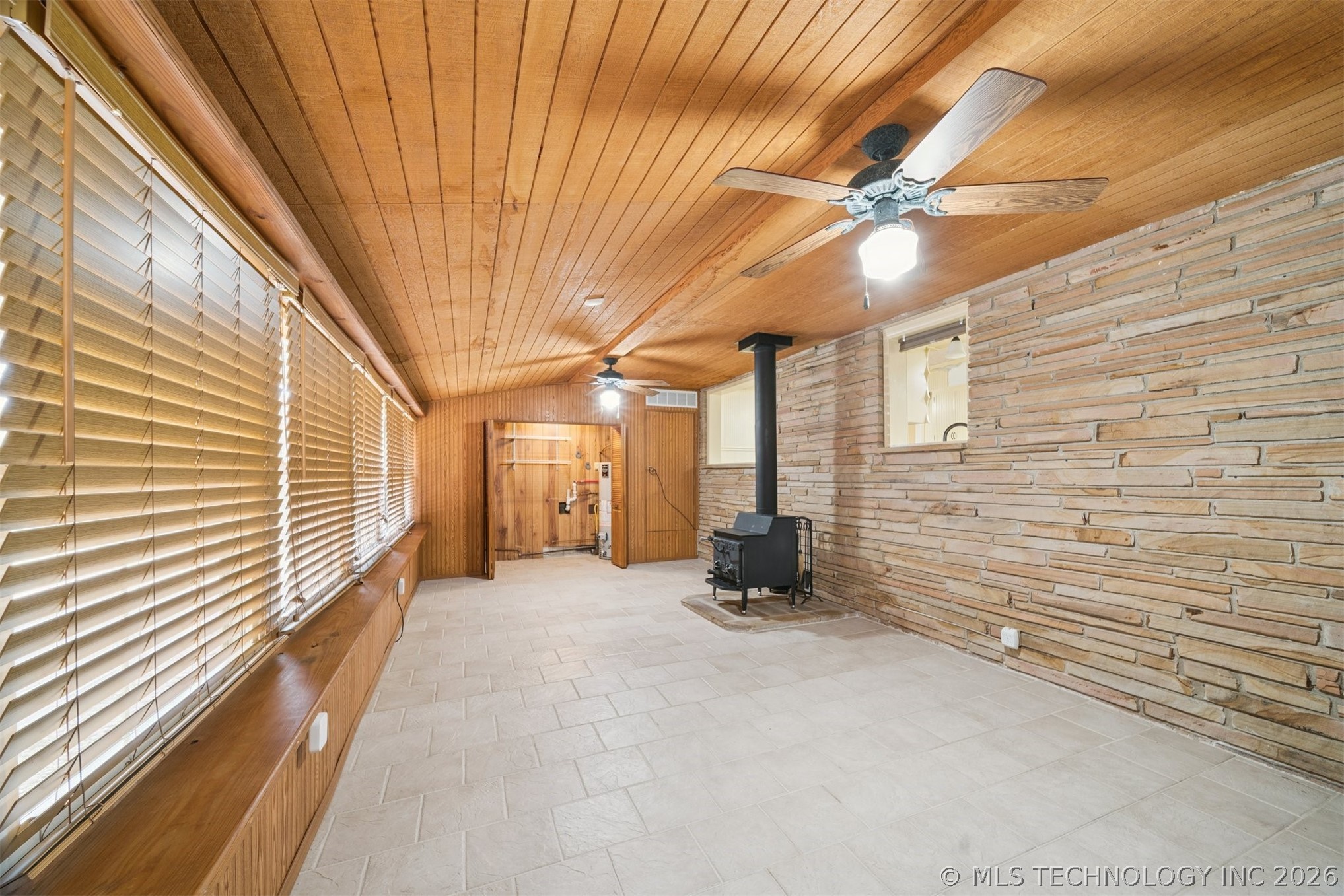 110 E 13th Place Property Photo 20
