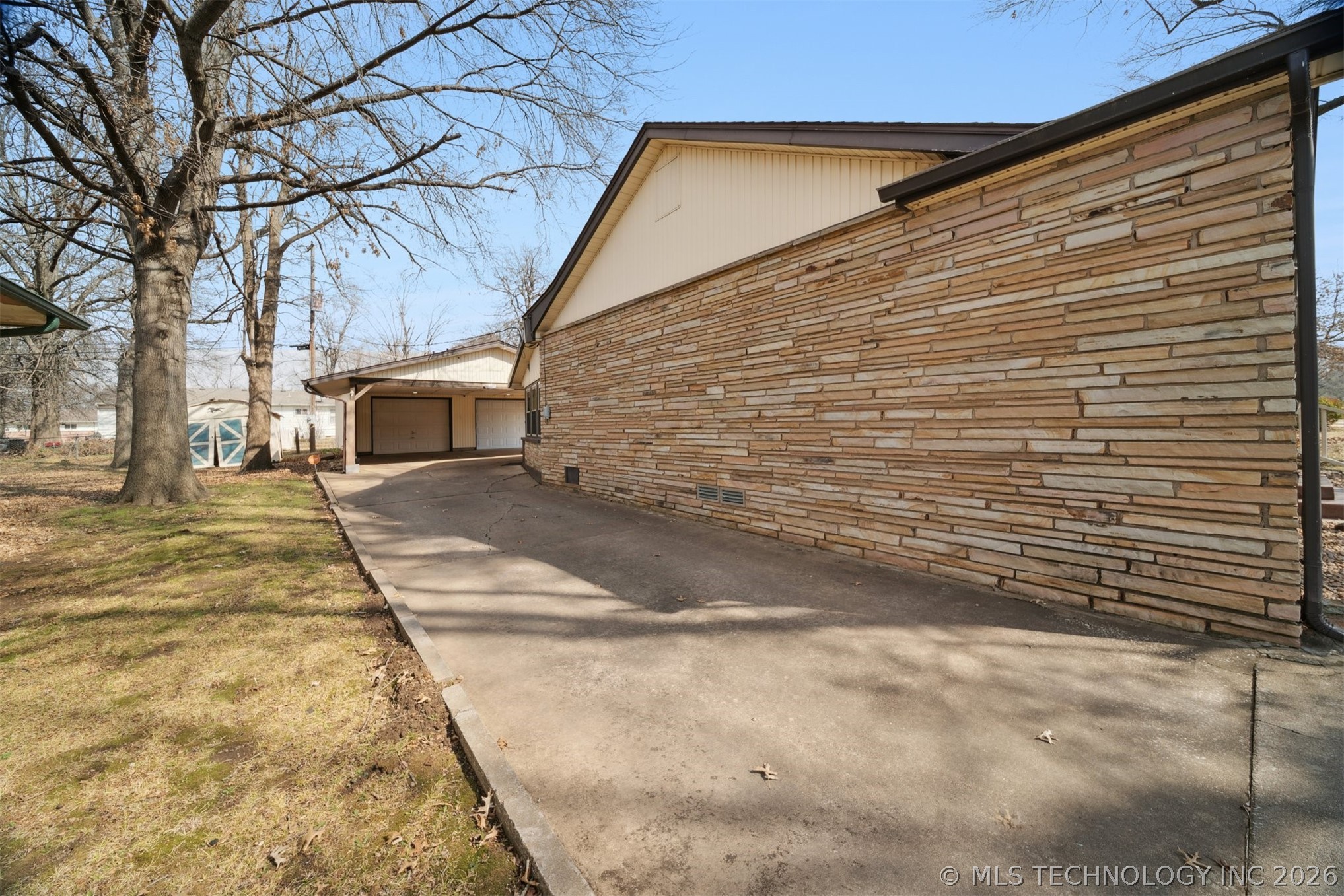 110 E 13th Place Property Photo 26