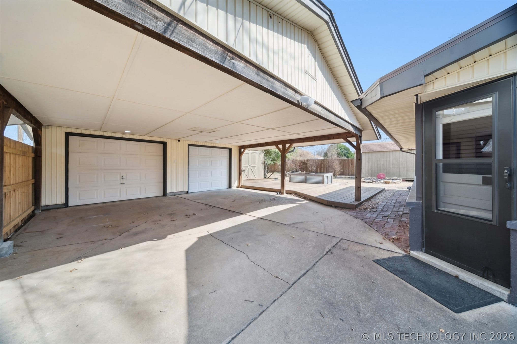 110 E 13th Place Property Photo 27