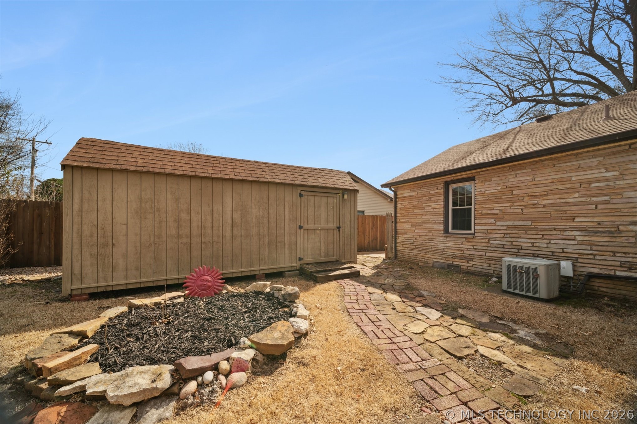 110 E 13th Place Property Photo 29