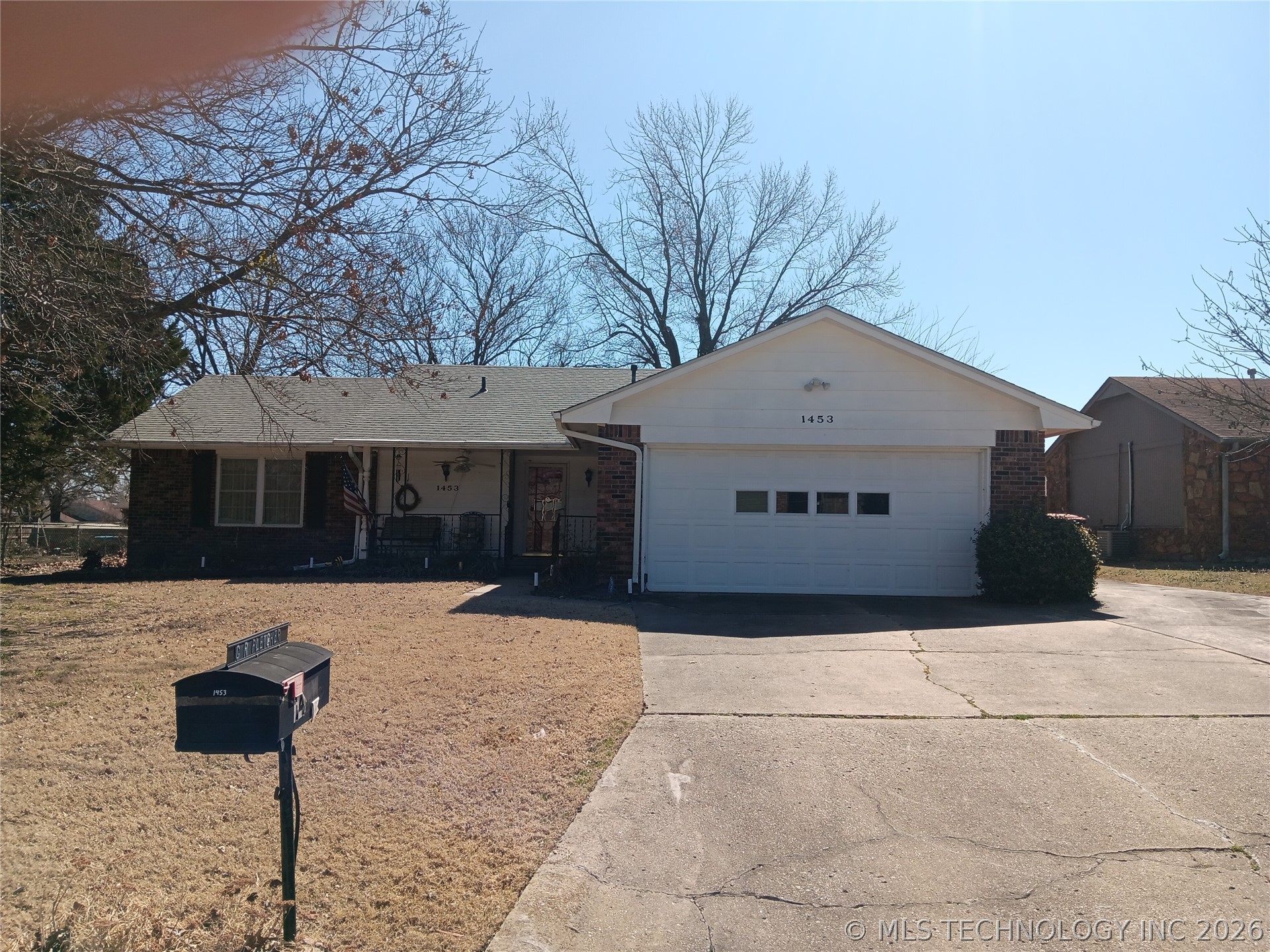 1453 E Paradise Park Street