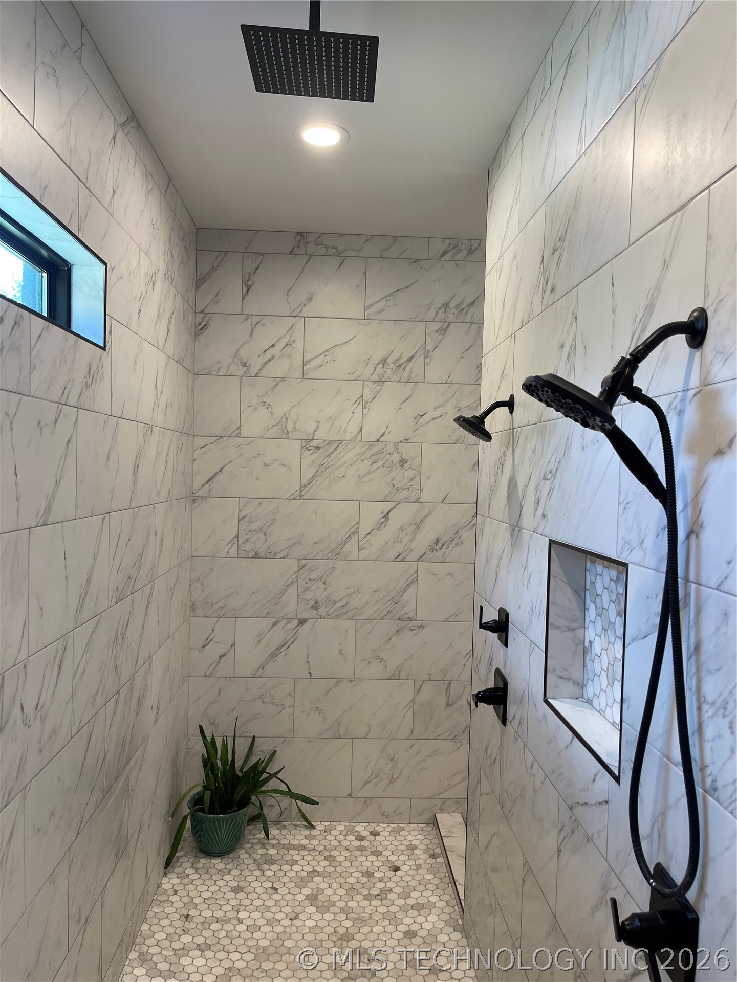 232 Xeno Property Photo 15