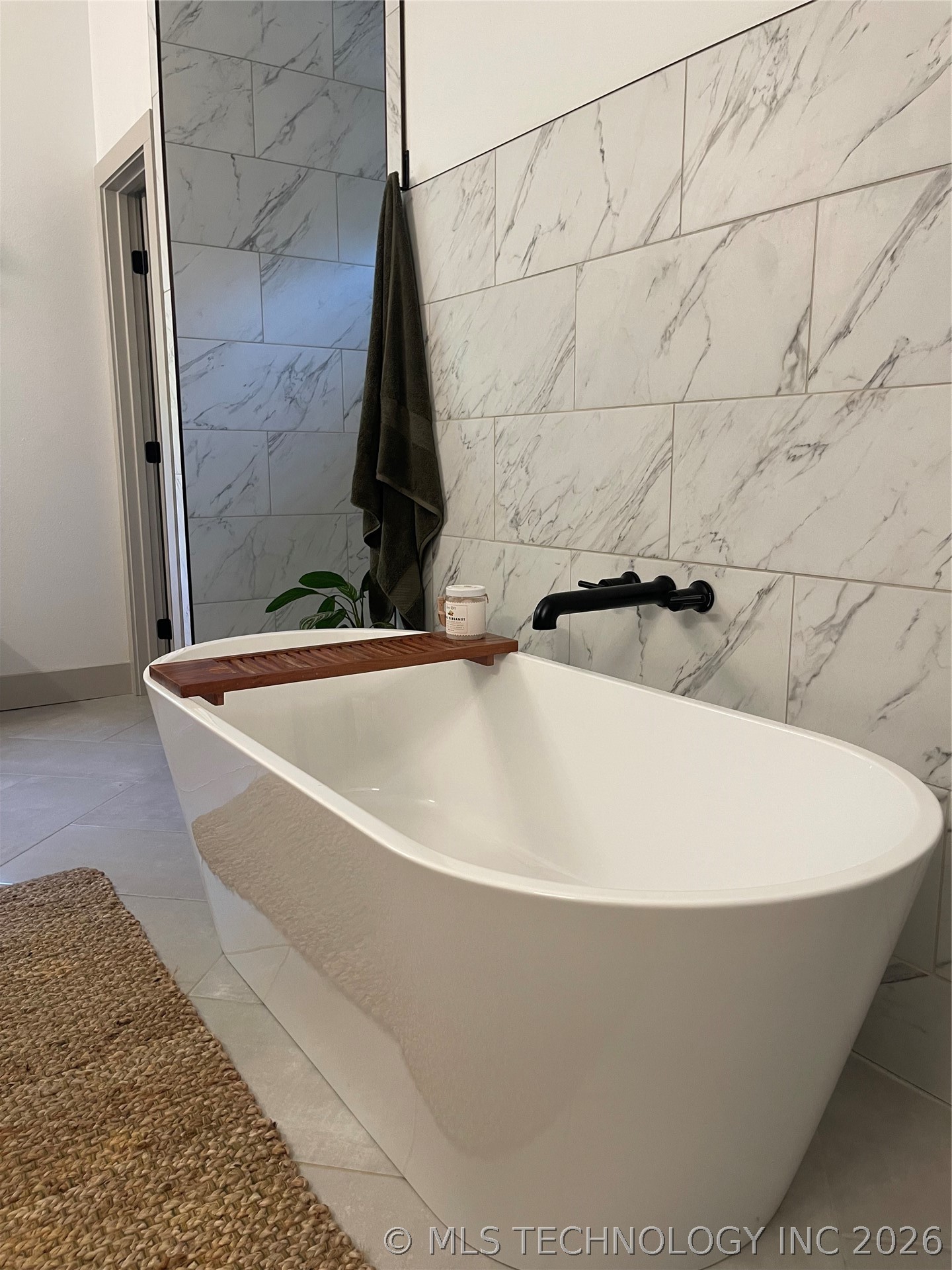 232 Xeno Property Photo 16