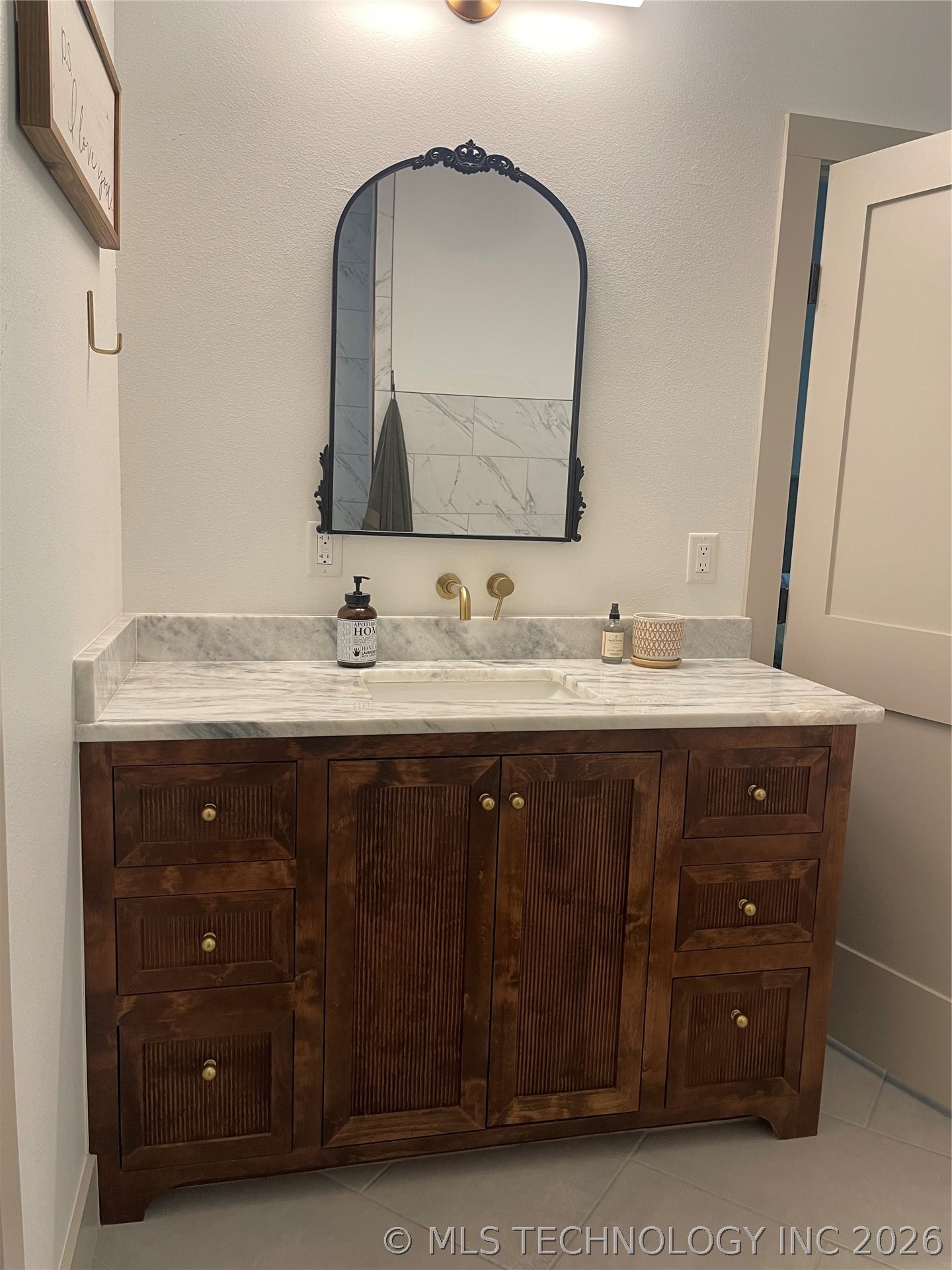 232 Xeno Property Photo 24