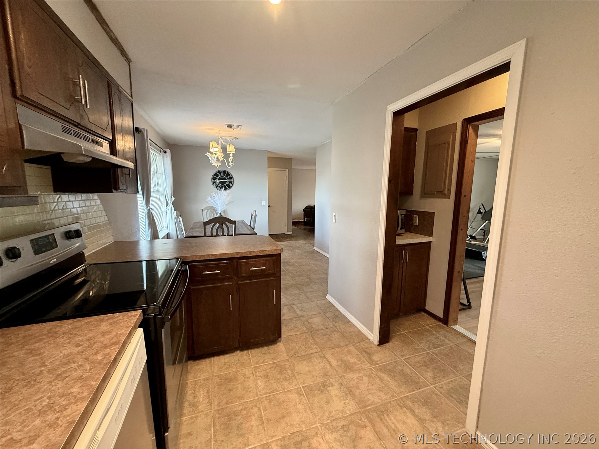 12665 S 35th Street E Property Photo 9