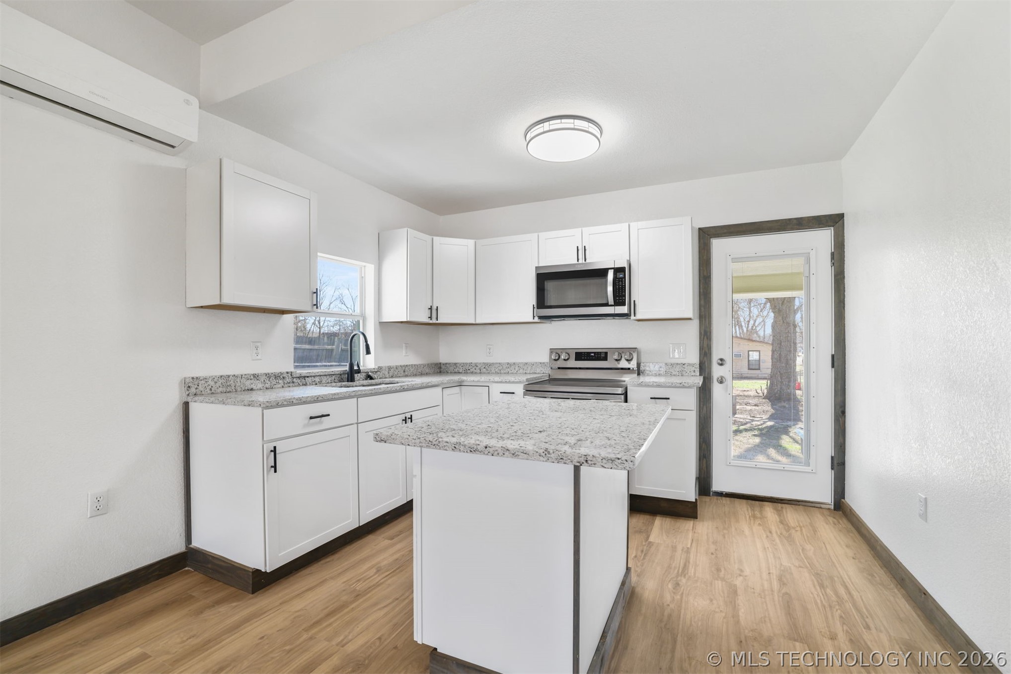 421 W Arkansas Property Photo 5