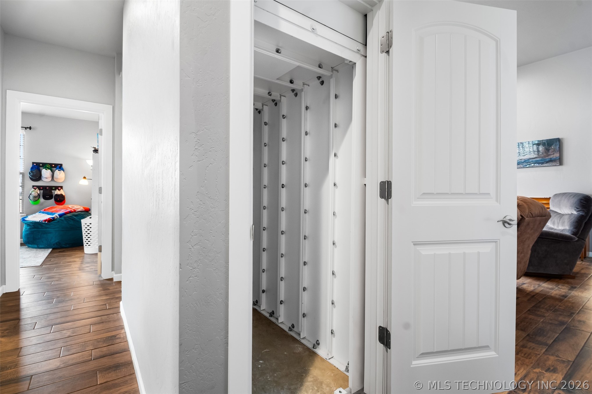 2621 E Prospect Avenue Property Photo 29