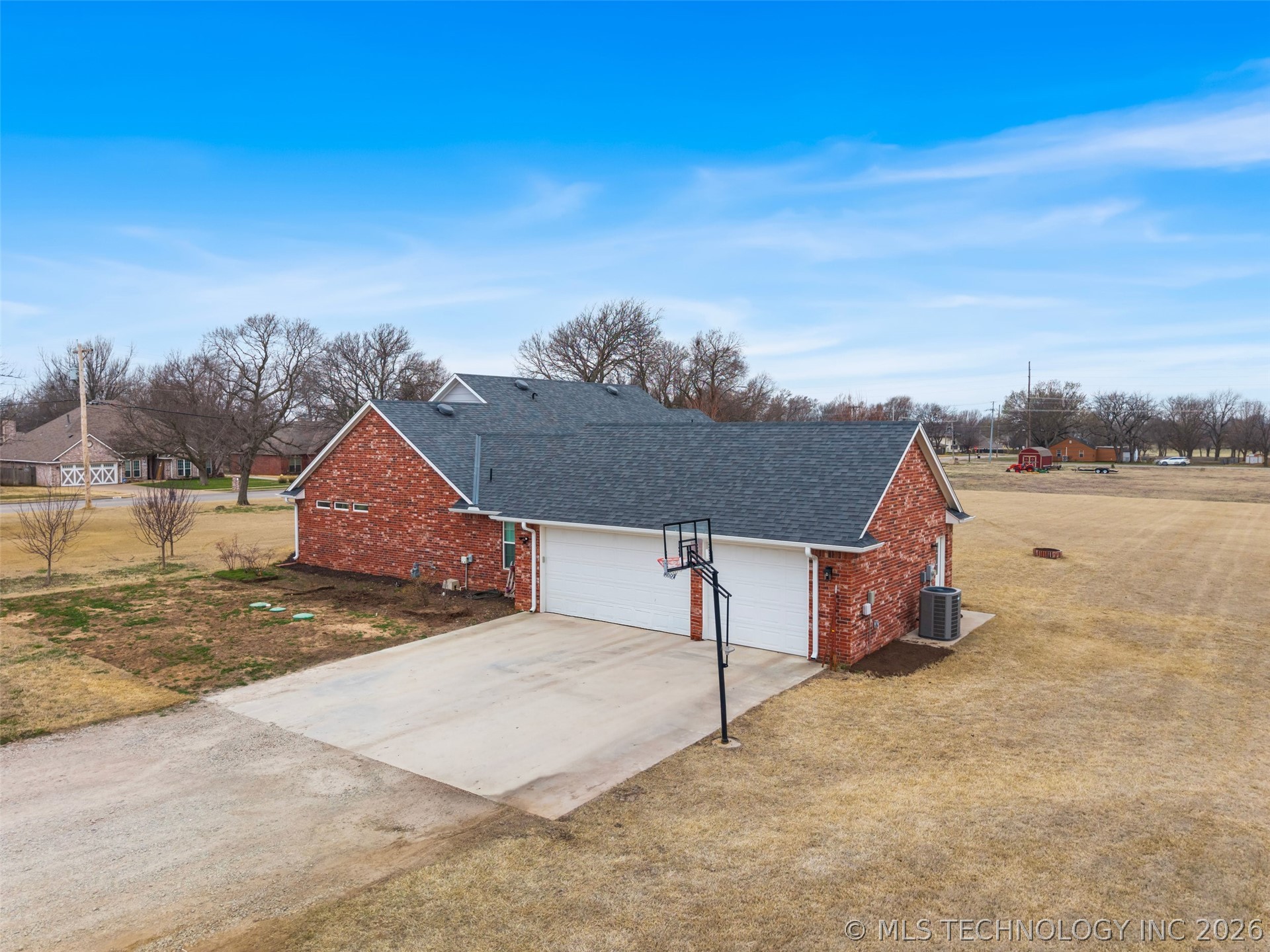 2621 E Prospect Avenue Property Photo 44