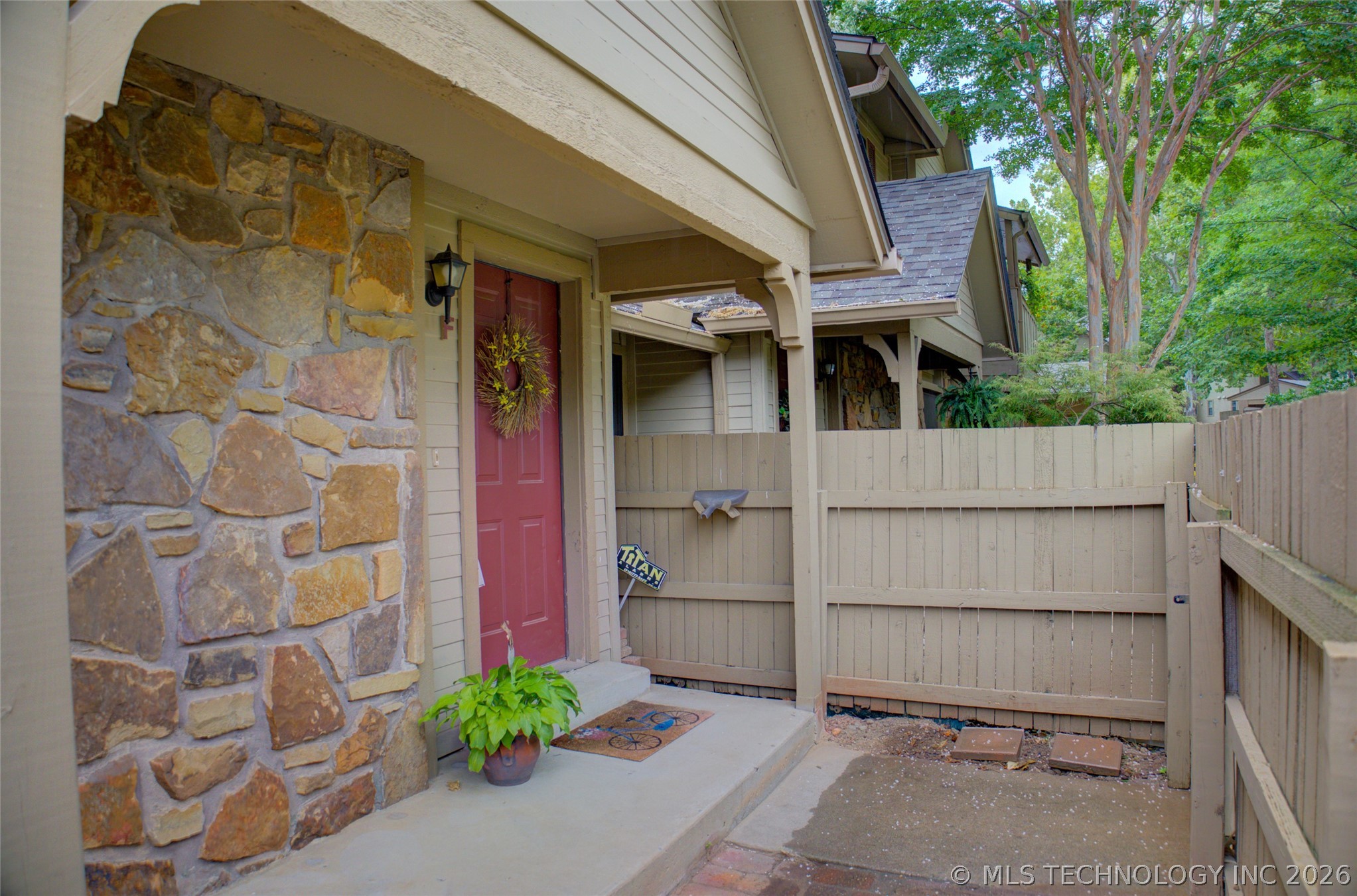 4607 E 93rd Court 18-f Property Photo 3