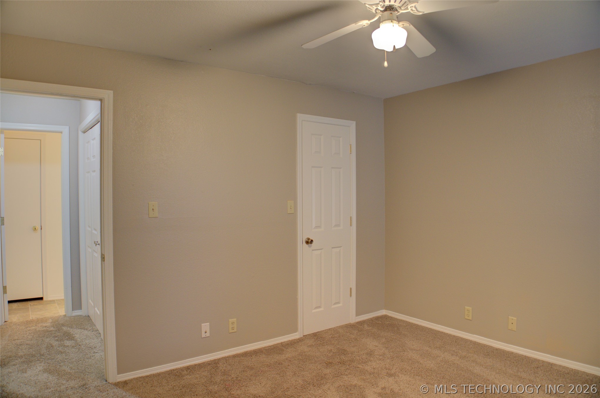 4607 E 93rd Court 18-f Property Photo 28