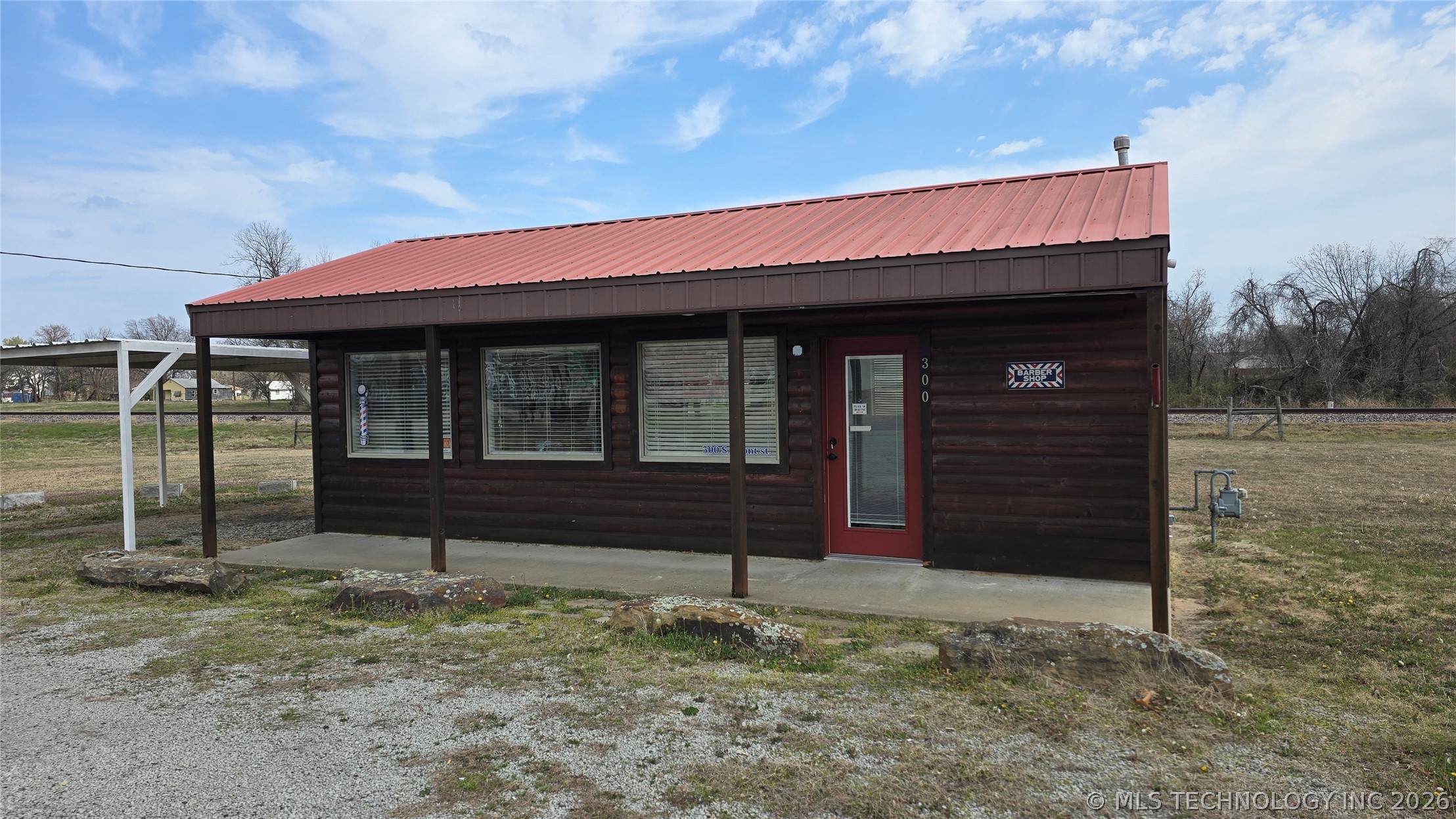 300 S Front Street Property Photo 1