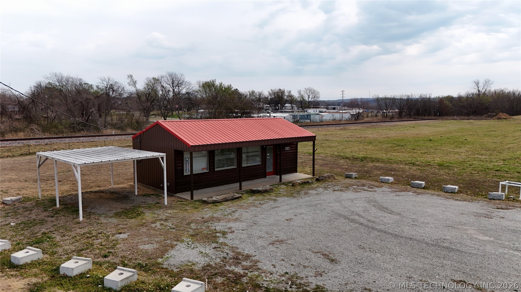 300 S Front Street Property Photo 5