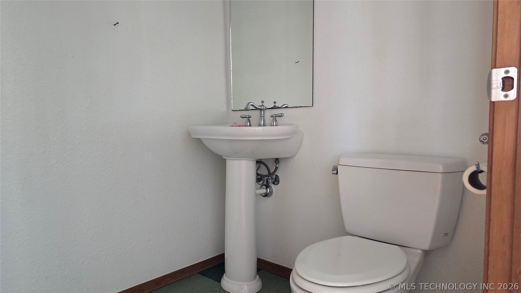 300 S Front Street Property Photo 14