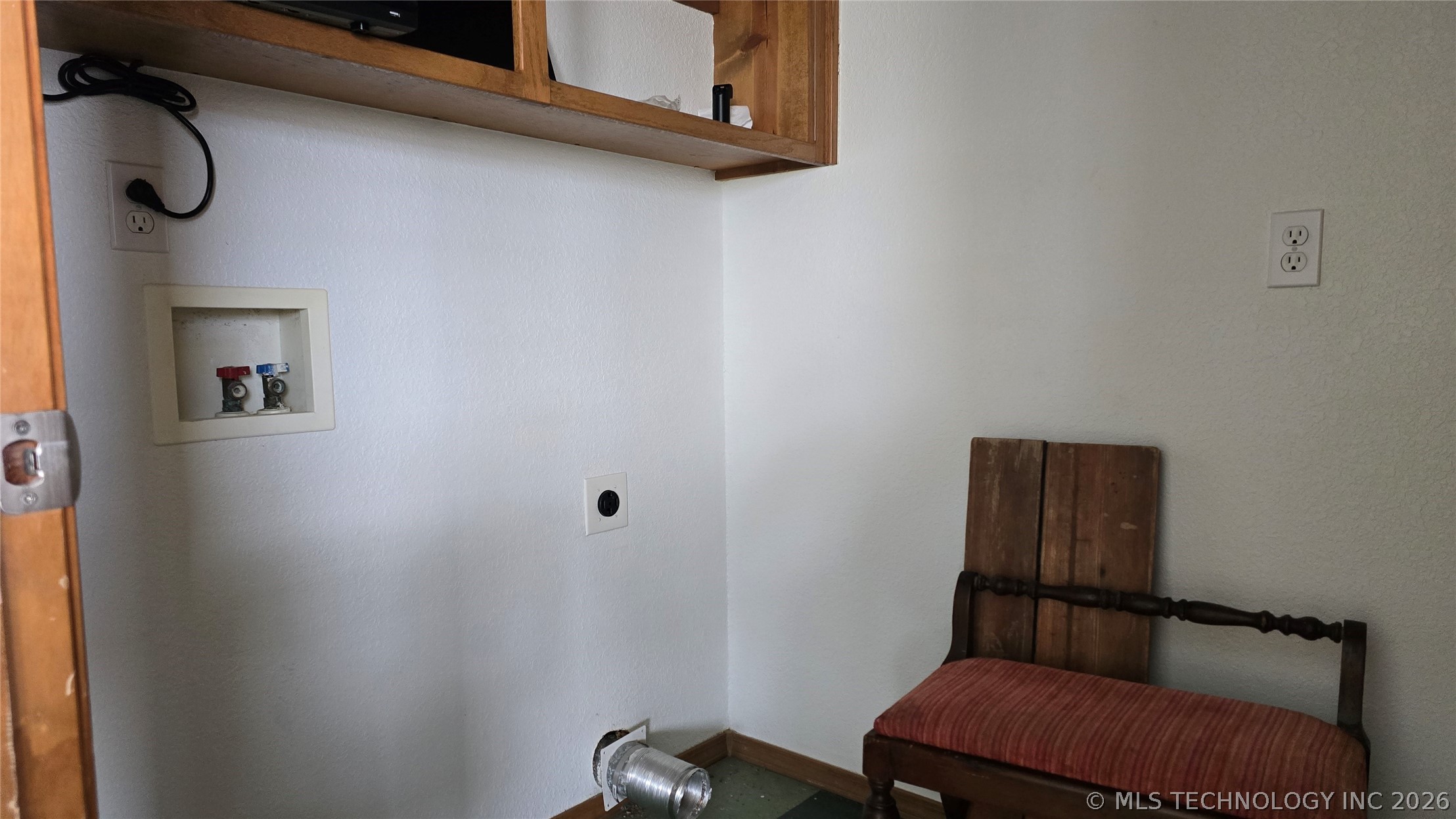 300 S Front Street Property Photo 15