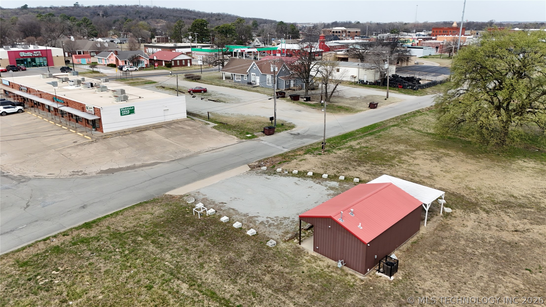 300 S Front Street Property Photo 23