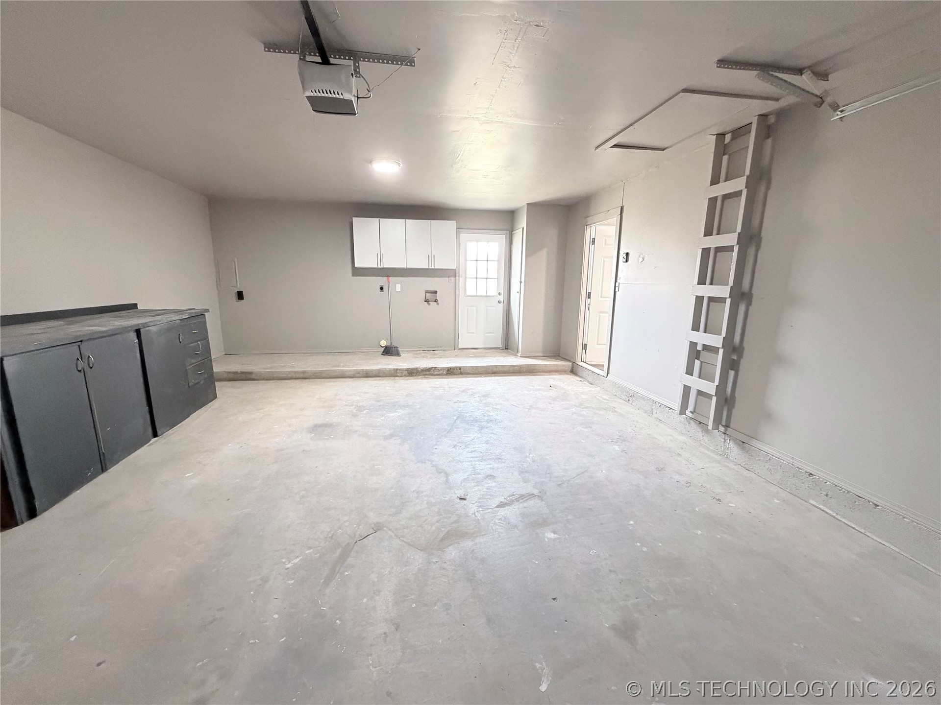 513 W C Street Property Photo 14