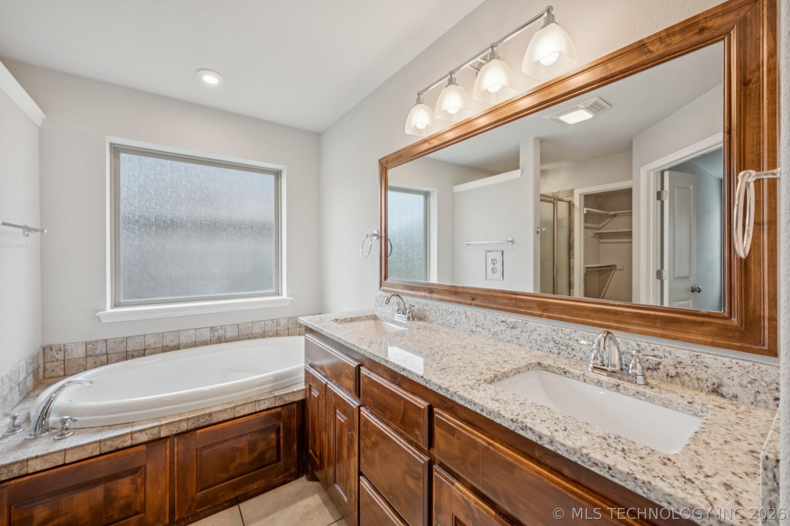 10409 S 228th East Avenue Property Photo 7