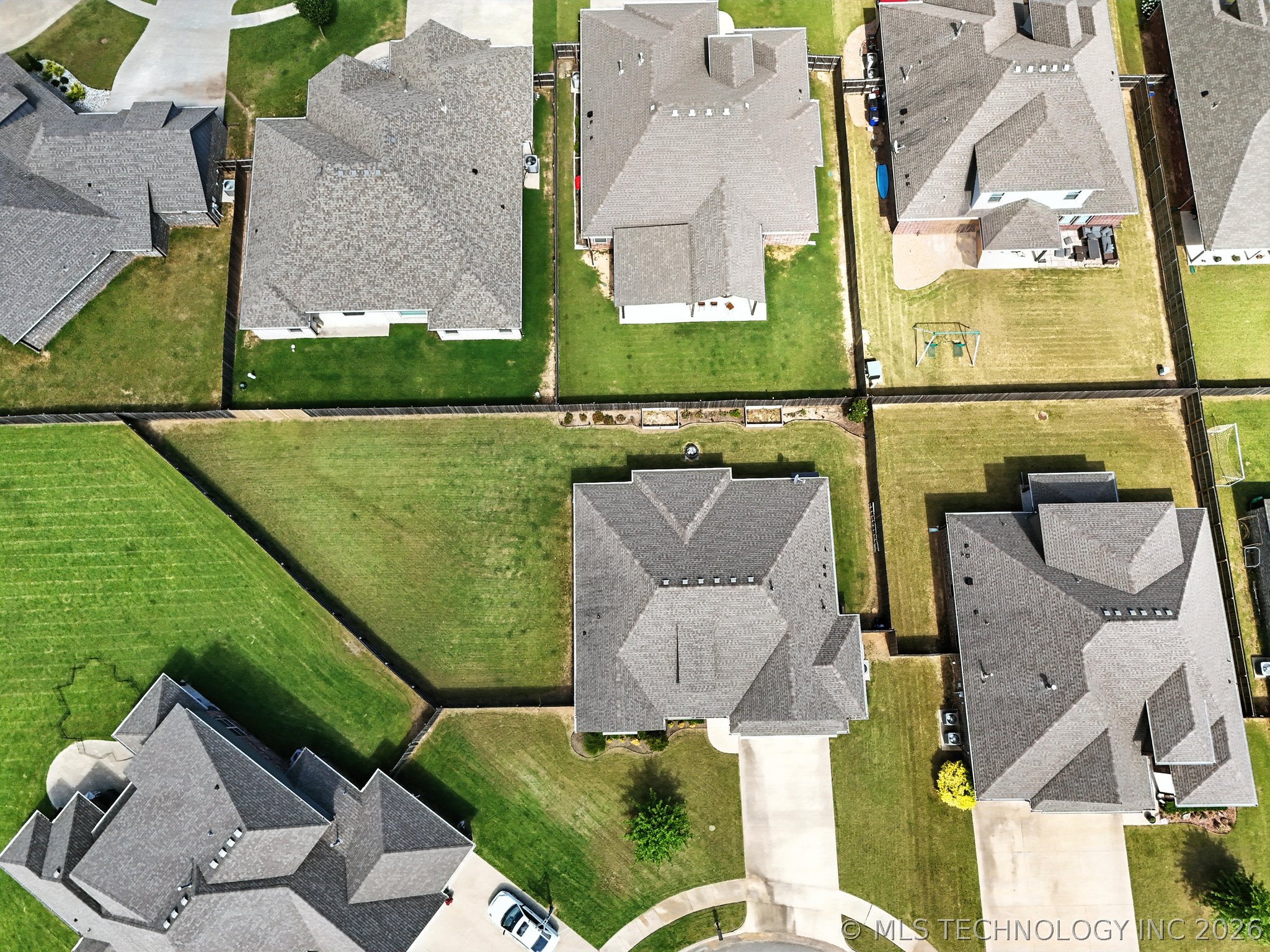 10409 S 228th East Avenue Property Photo 17