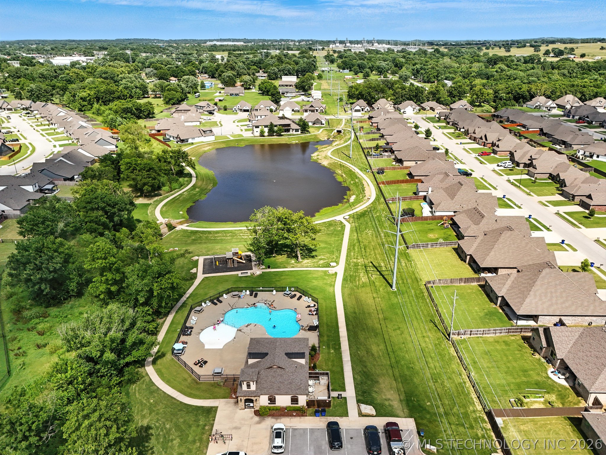 10409 S 228th East Avenue Property Photo 18