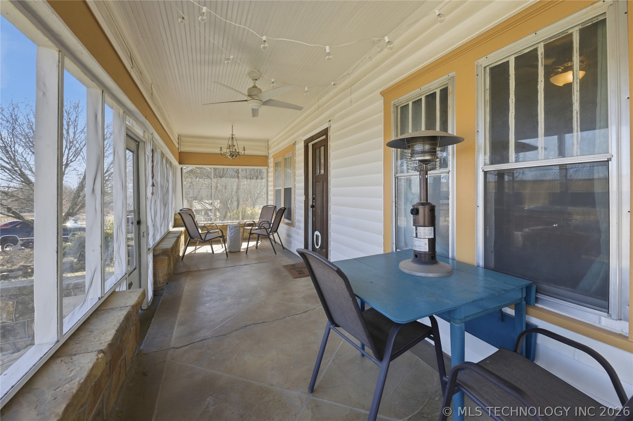 316 N Roosevelt Avenue Property Photo 3