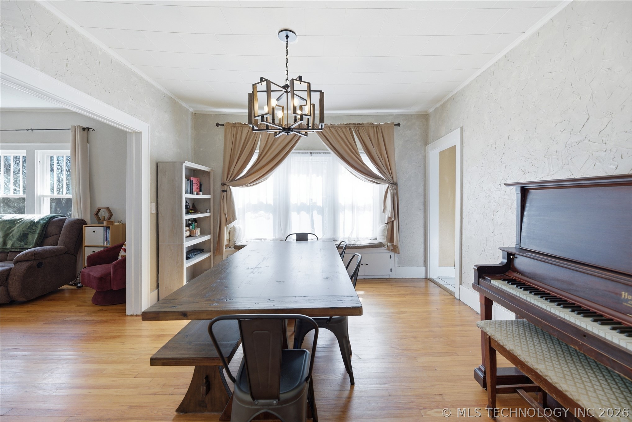 316 N Roosevelt Avenue Property Photo 8