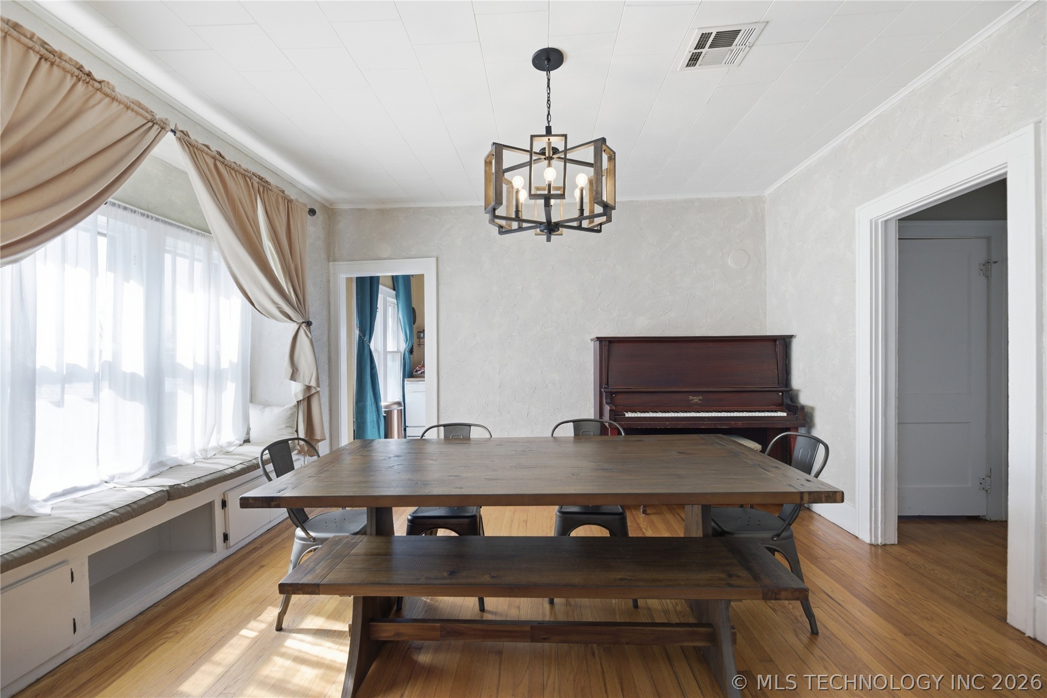 316 N Roosevelt Avenue Property Photo 9