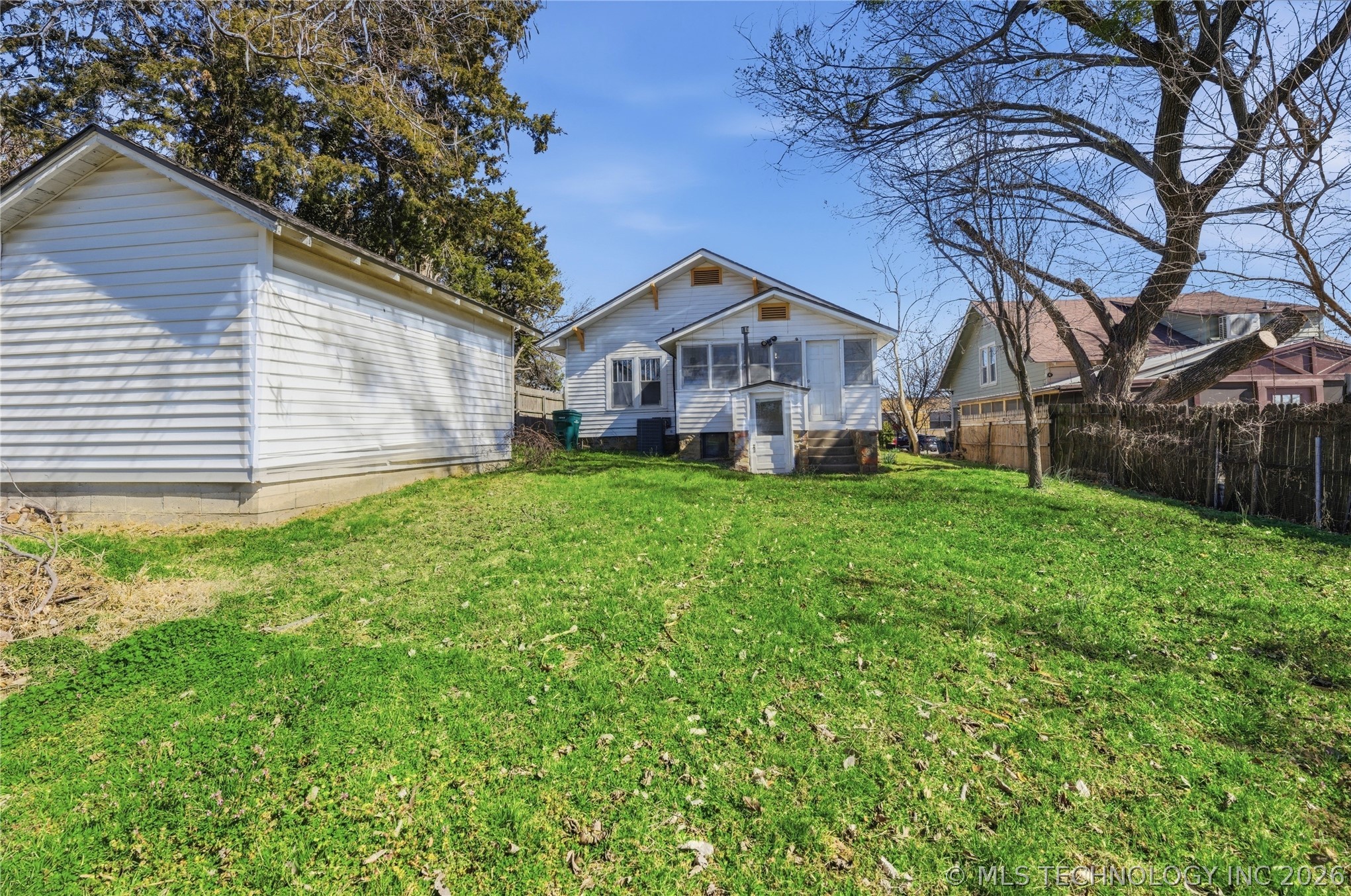 316 N Roosevelt Avenue Property Photo 22