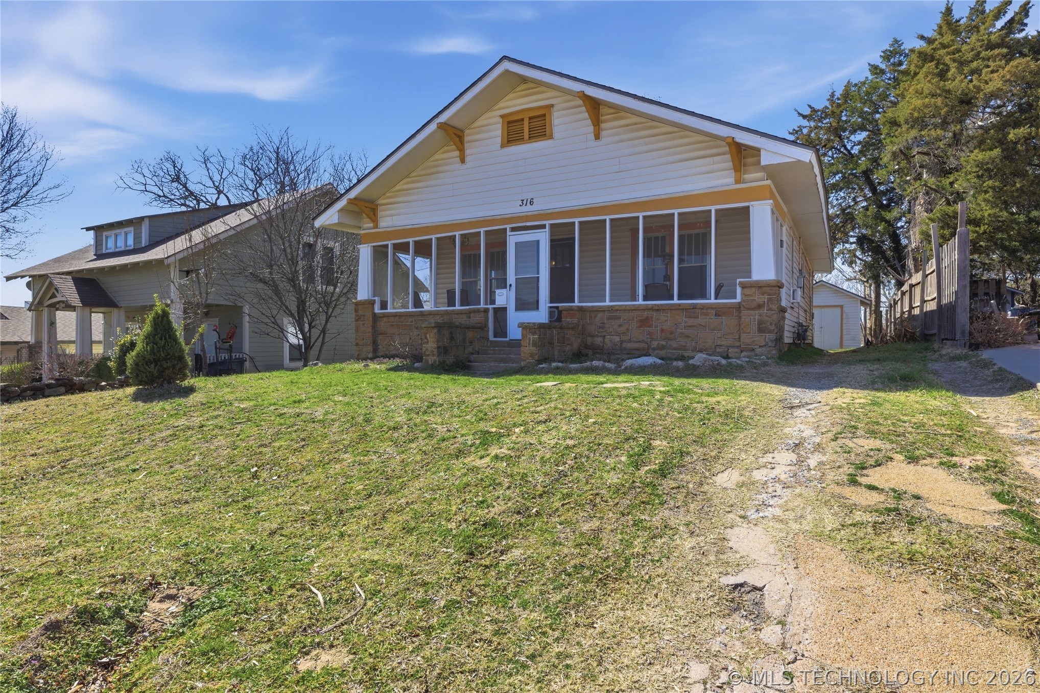 316 N Roosevelt Avenue Property Photo 24