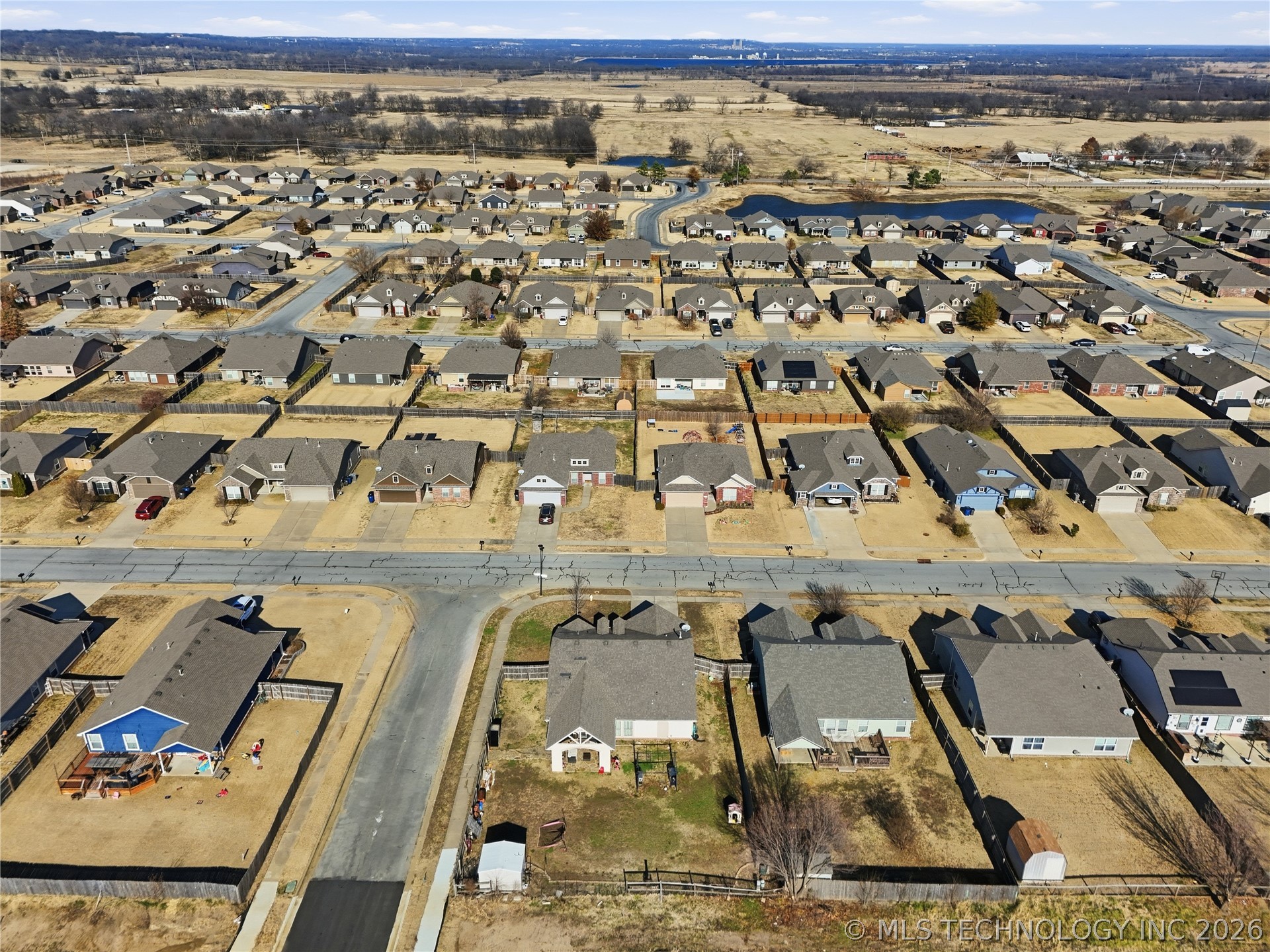 18304 E 43rd Street Property Photo 2