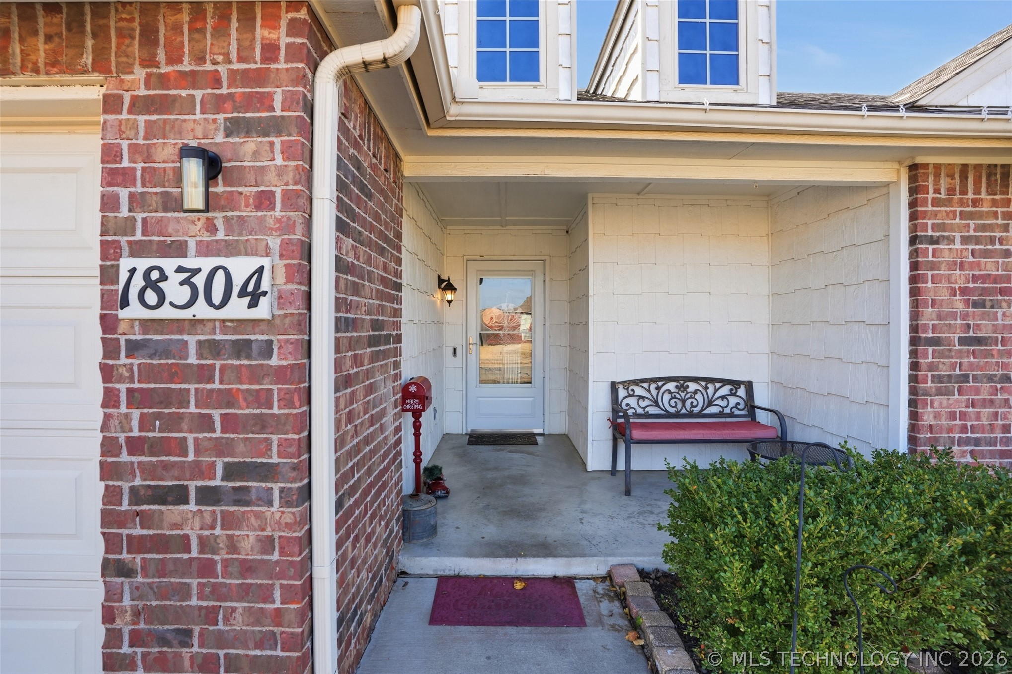 18304 E 43rd Street Property Photo 9