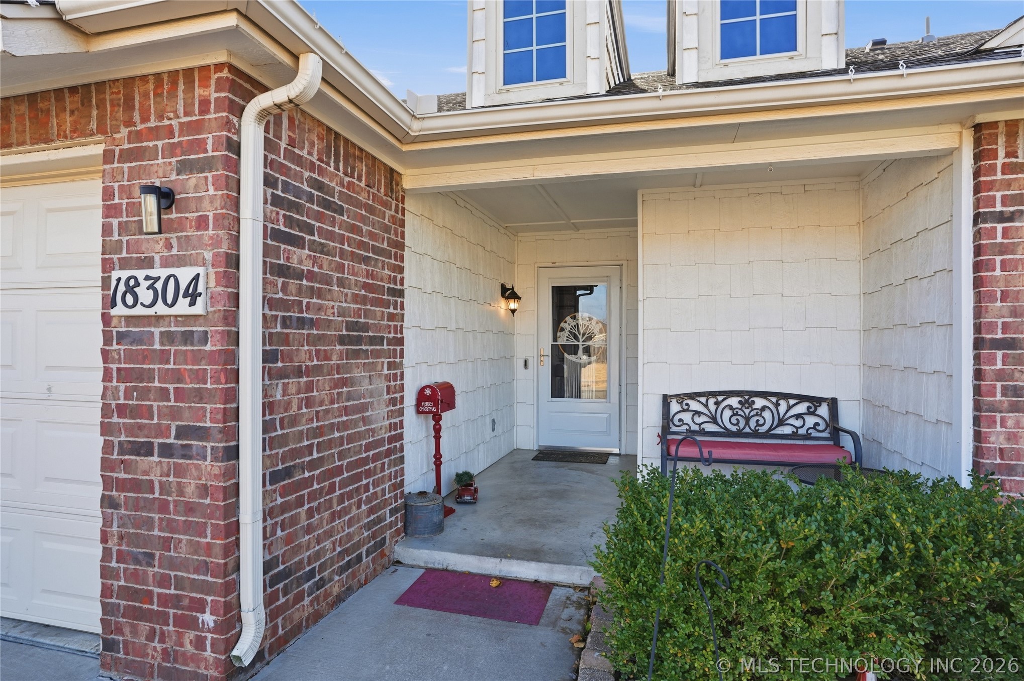 18304 E 43rd Street Property Photo 10