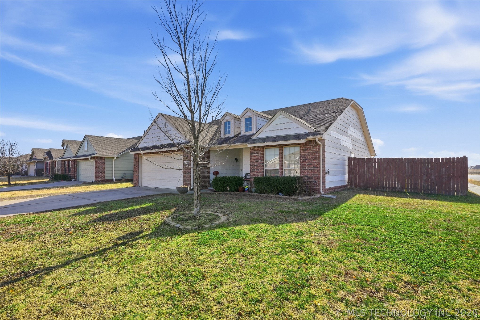 18304 E 43rd Street Property Photo 11