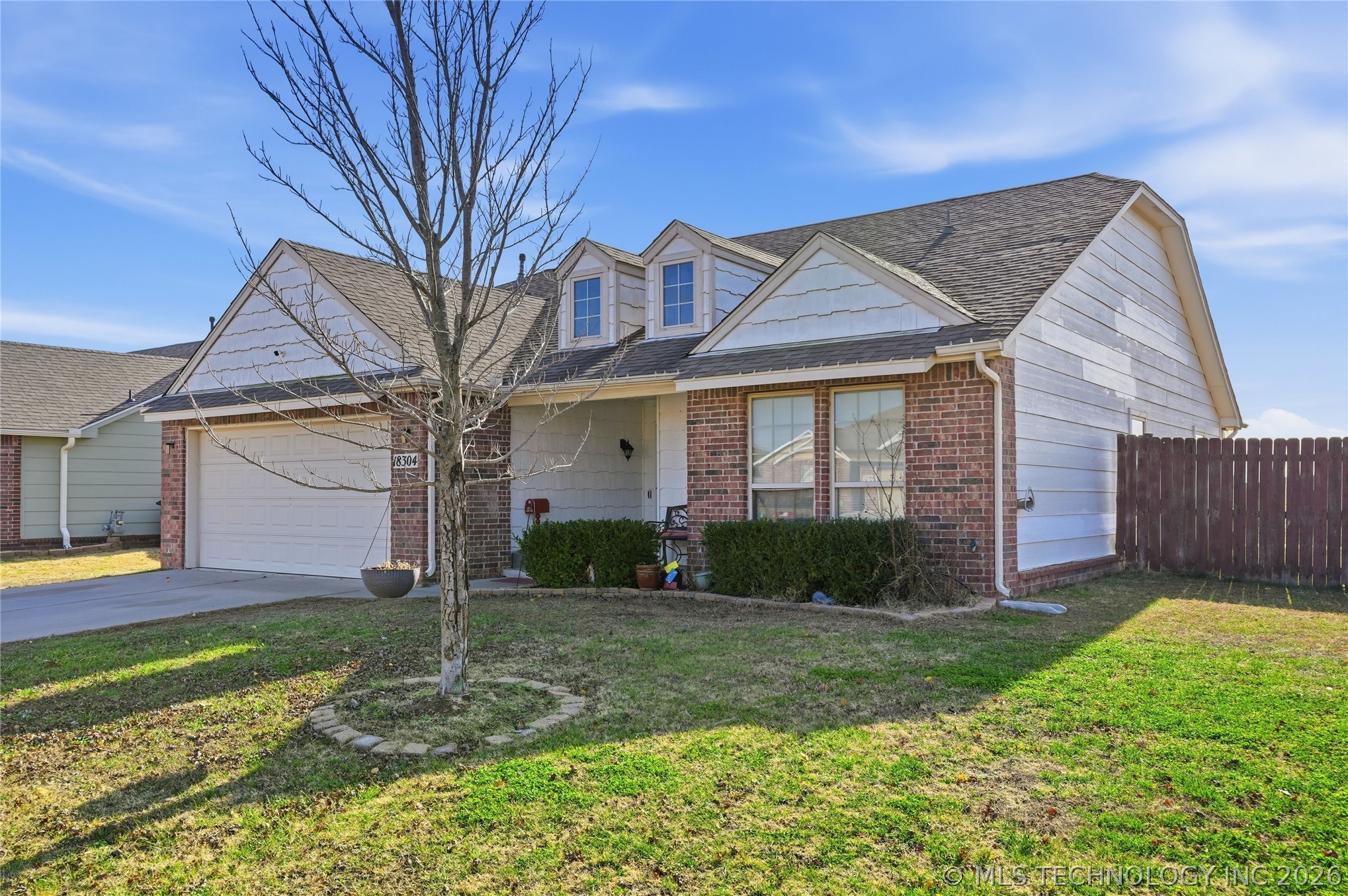 18304 E 43rd Street Property Photo 12