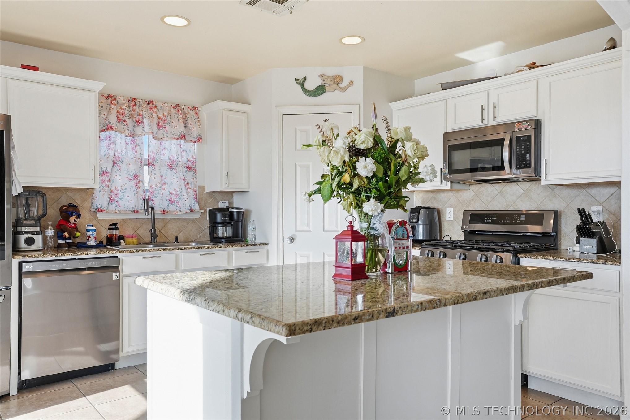 18304 E 43rd Street Property Photo 23